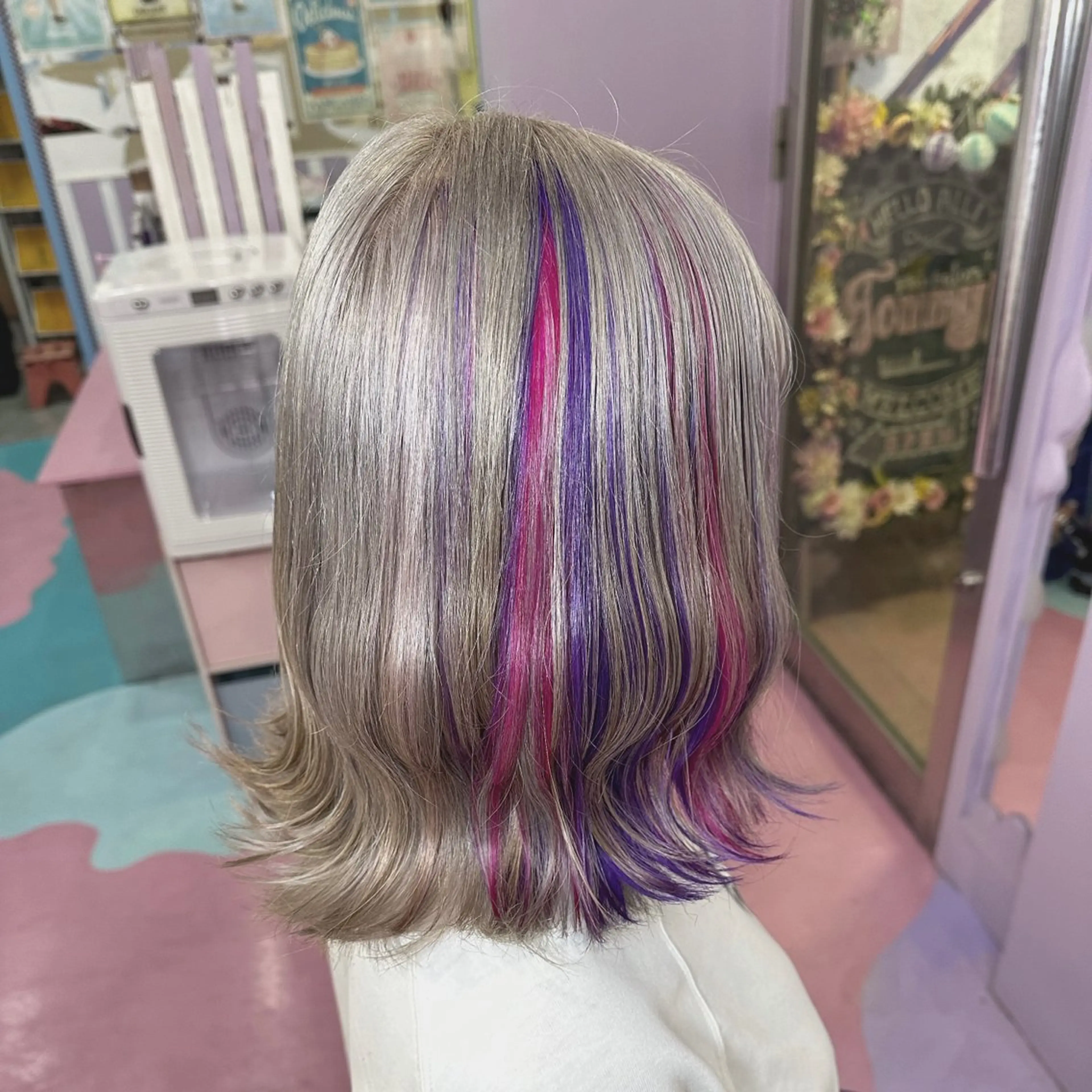 ミディアム カラー Hair salon TOMMY所属・♮やっしー♮ 🌈派手髪🌈のヘアスタイル