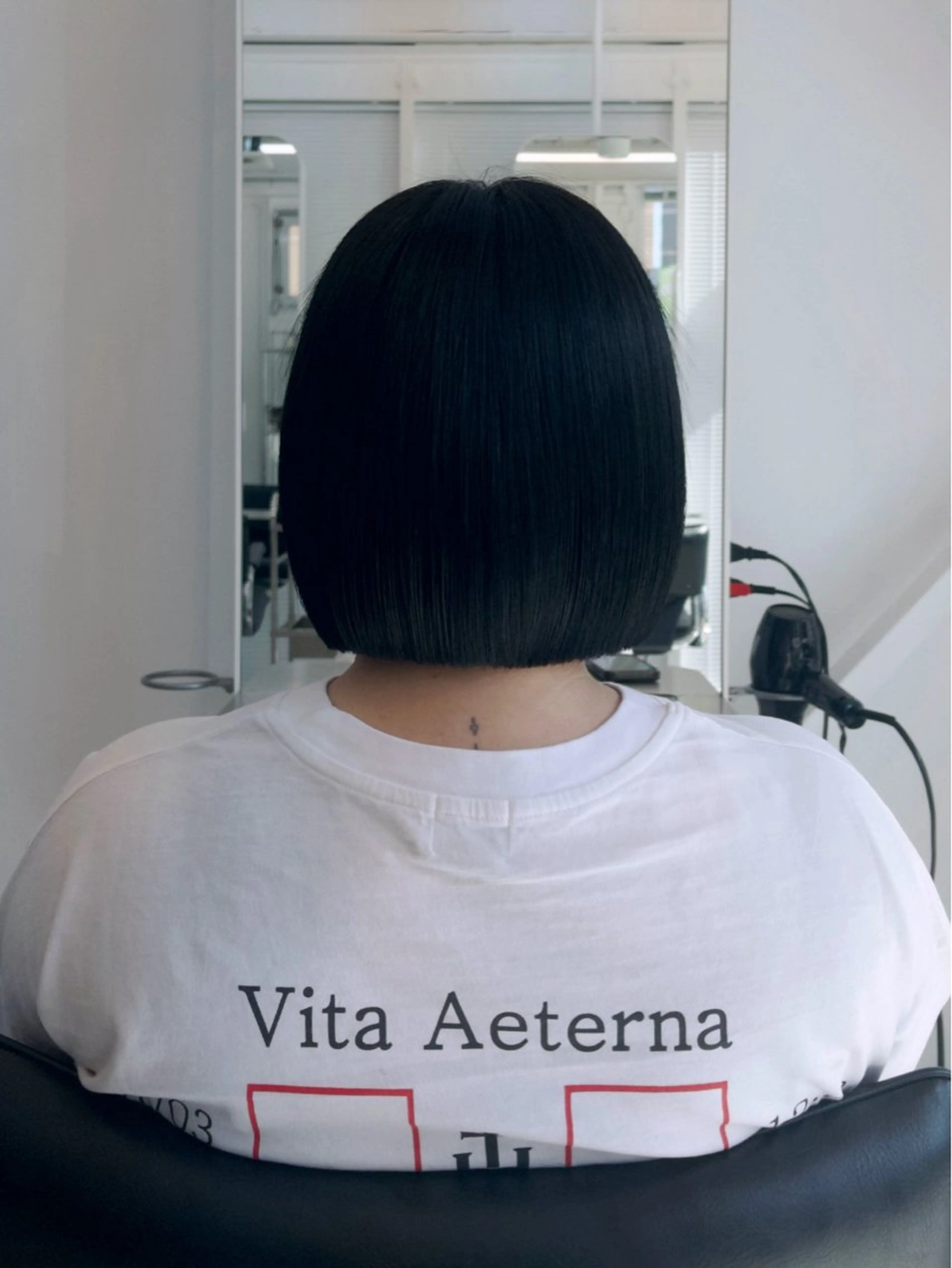 ショート kosoraベージュ ハイトーン/デザインのヘアスタイル