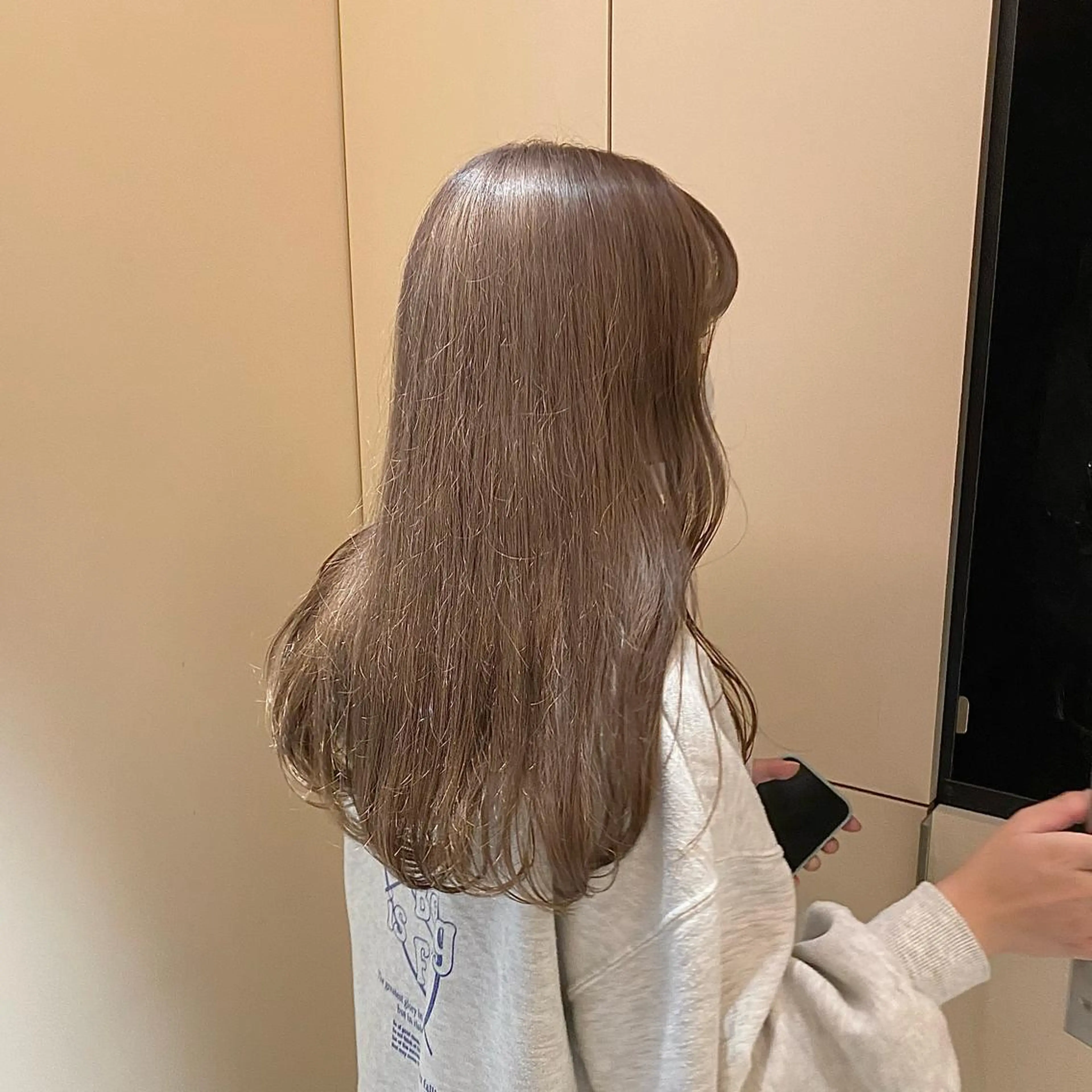 セミロング カラー ベージュカラー ヘアカラー ayumi / ダブルカラーのヘアスタイル