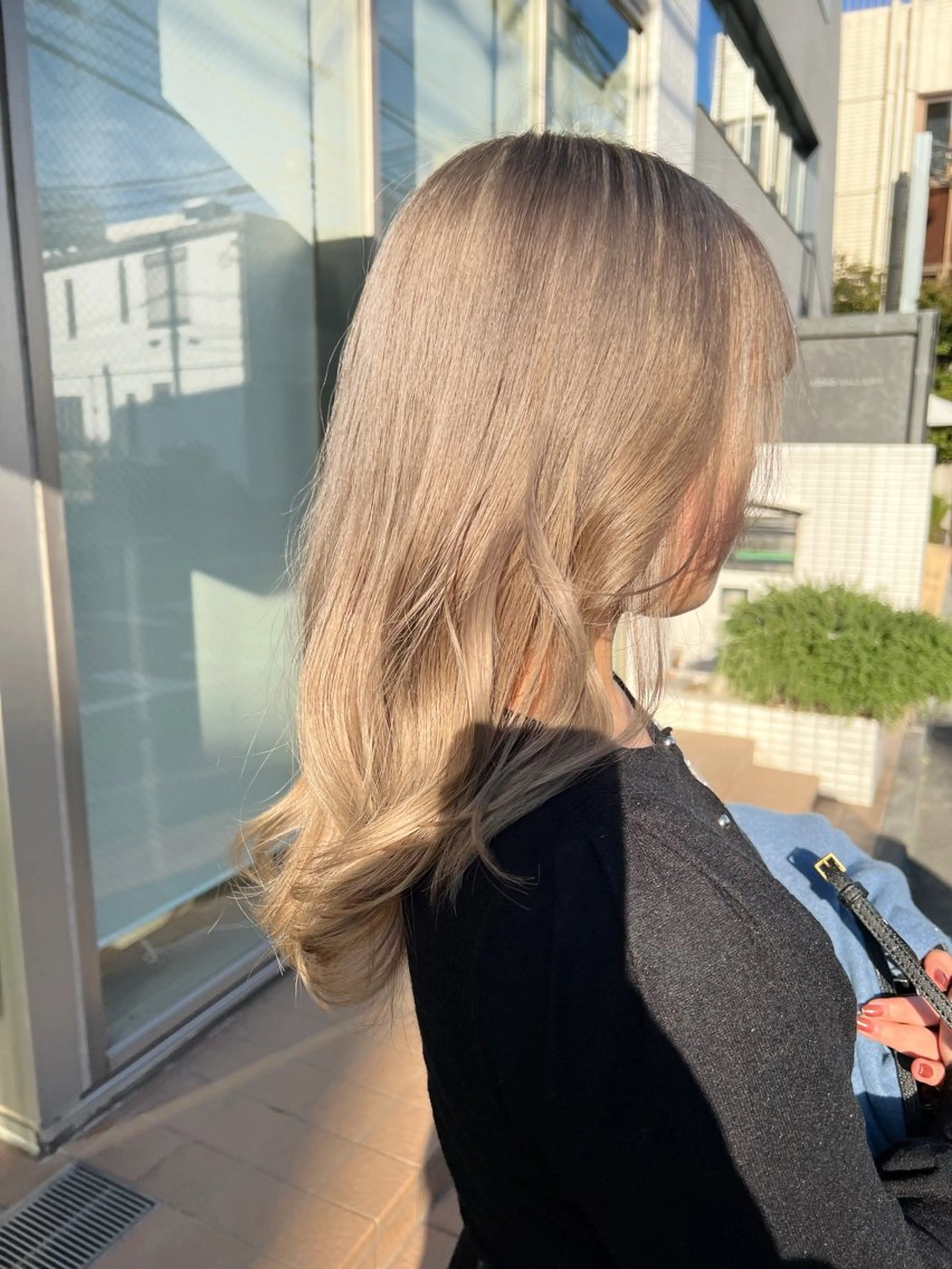 ロング カラー ヘアカラー トリートメント 色落ち可愛い艶ハイト ーン🧊AZUKIのヘアスタイル