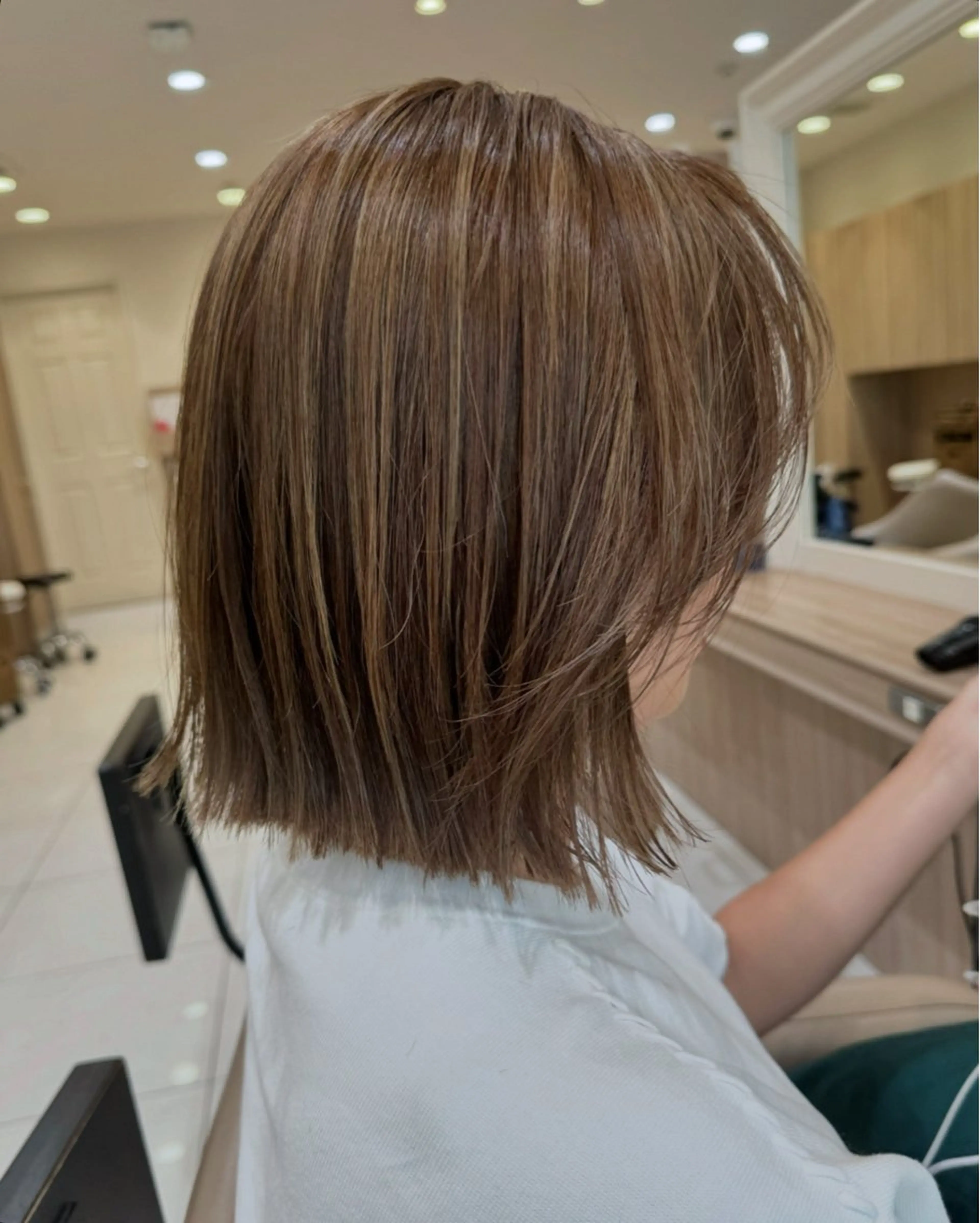 ショート カラー ハイライトカラー ハイライト ヘアカラー トリートメント ウエモト　タク ショート/レイヤーのヘアスタイル