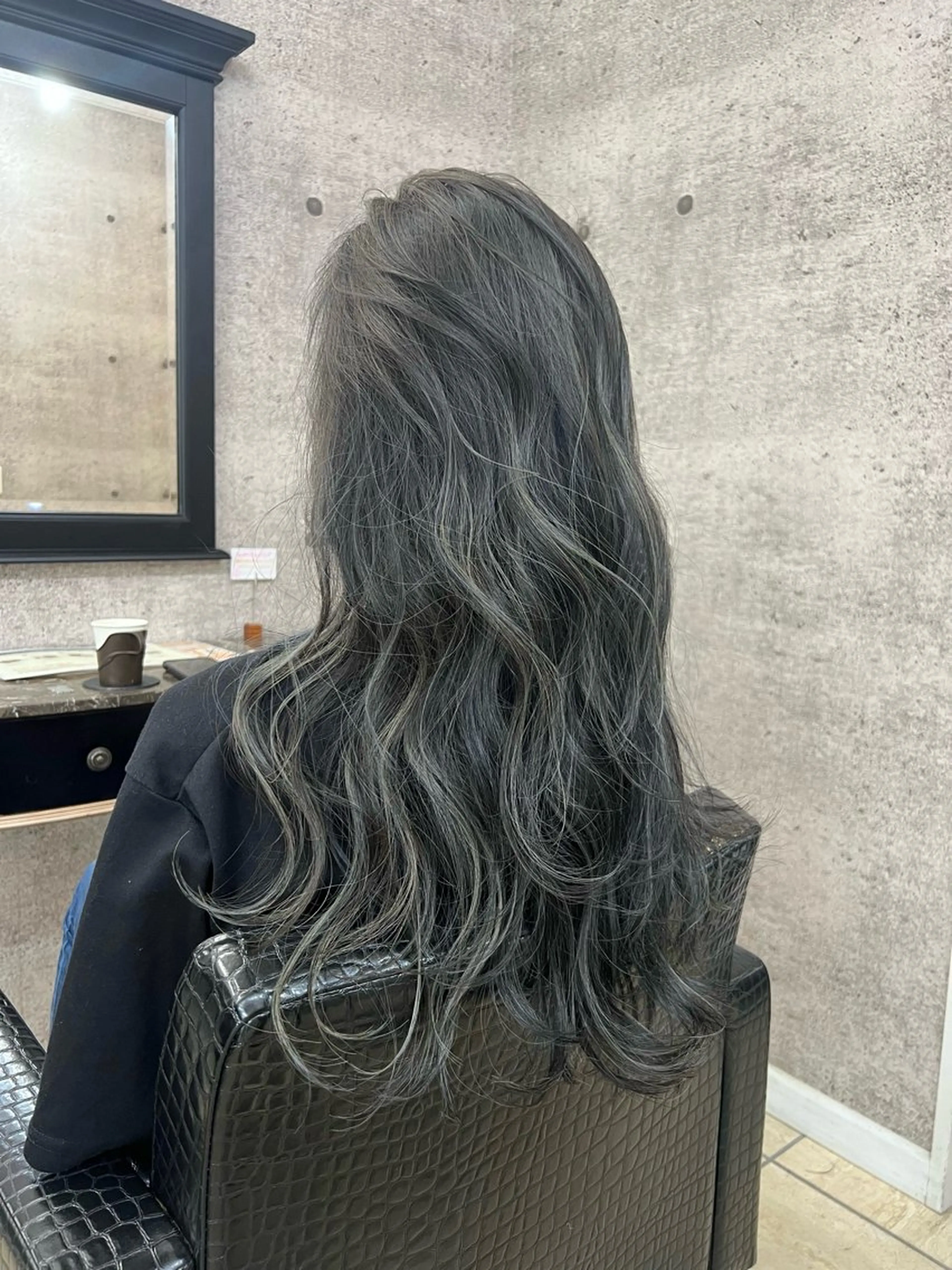 ロング ハイライト ヘアカラー トリートメント MAYU / Raf.のヘアスタイル