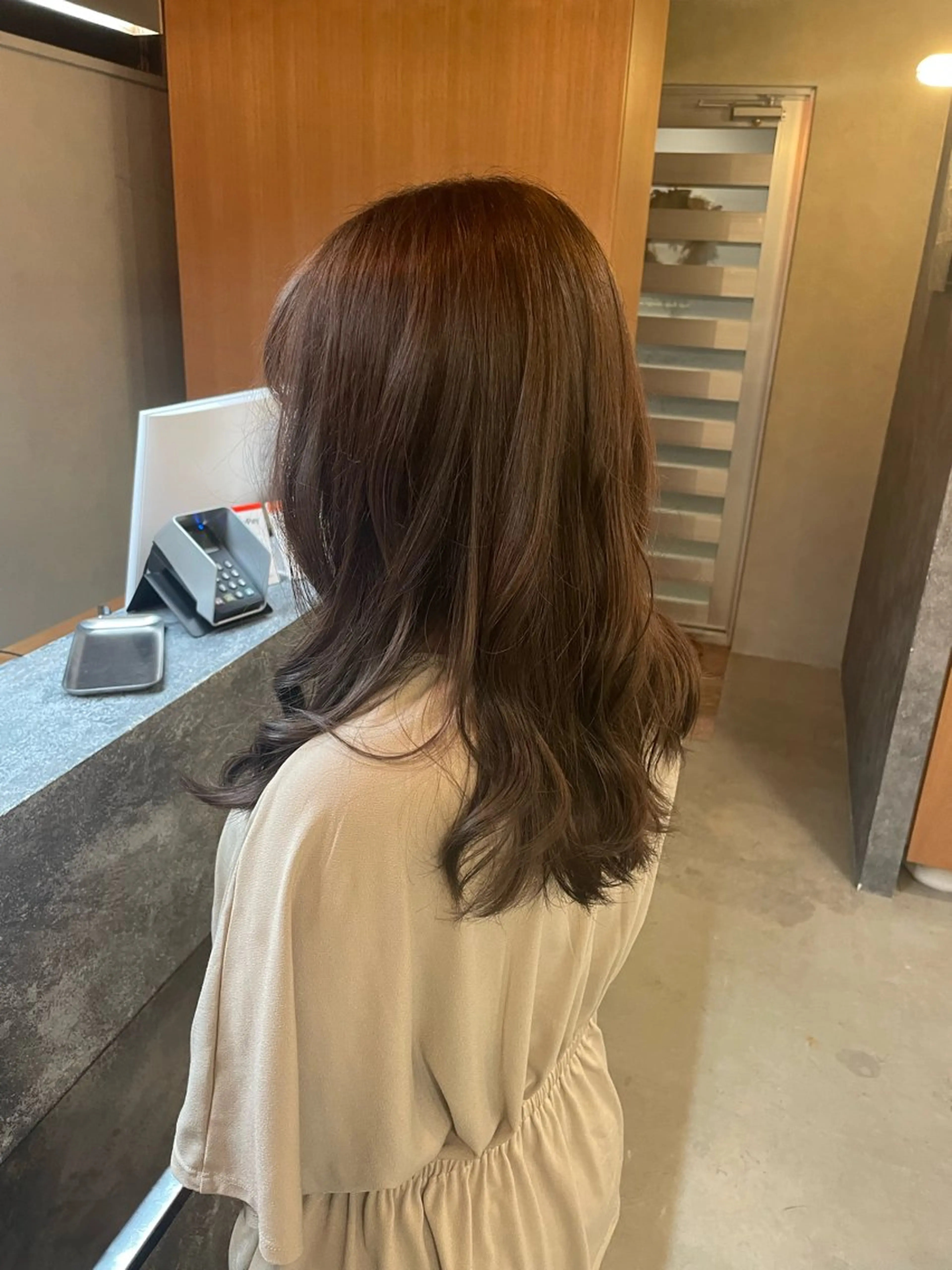 ロング カラー ベージュカラー グラデーションカラー ラテベージュ オレンジ Hair ruup Rell所属・デザインカラー/スパ 竹西 成美のヘアスタイル