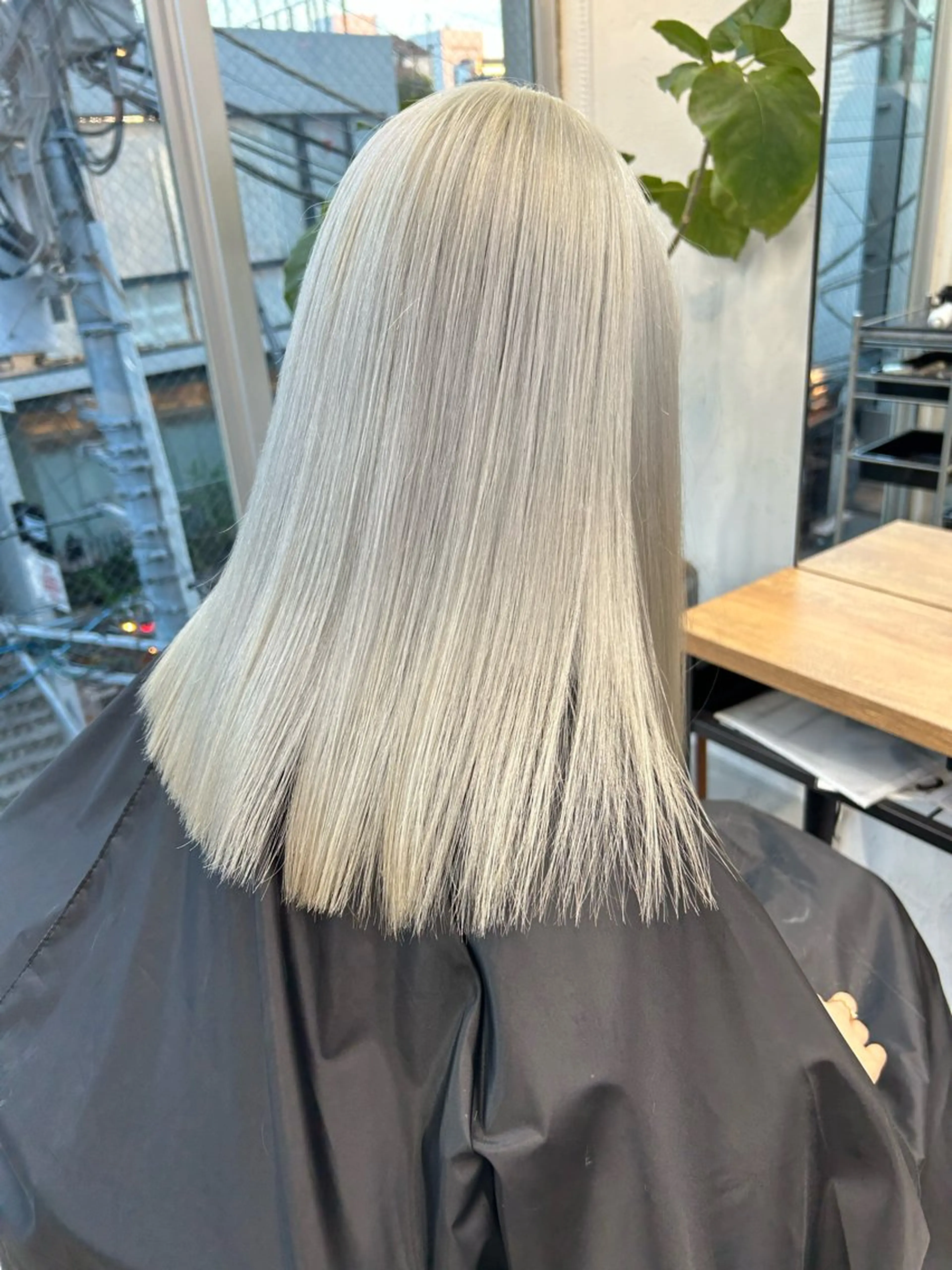 ロング カラー ベージュカラー ホワイトベージュ カット ヘアカラー トリートメント 🧸艶々韓国ヘア 🧁mizunaのヘアスタイル