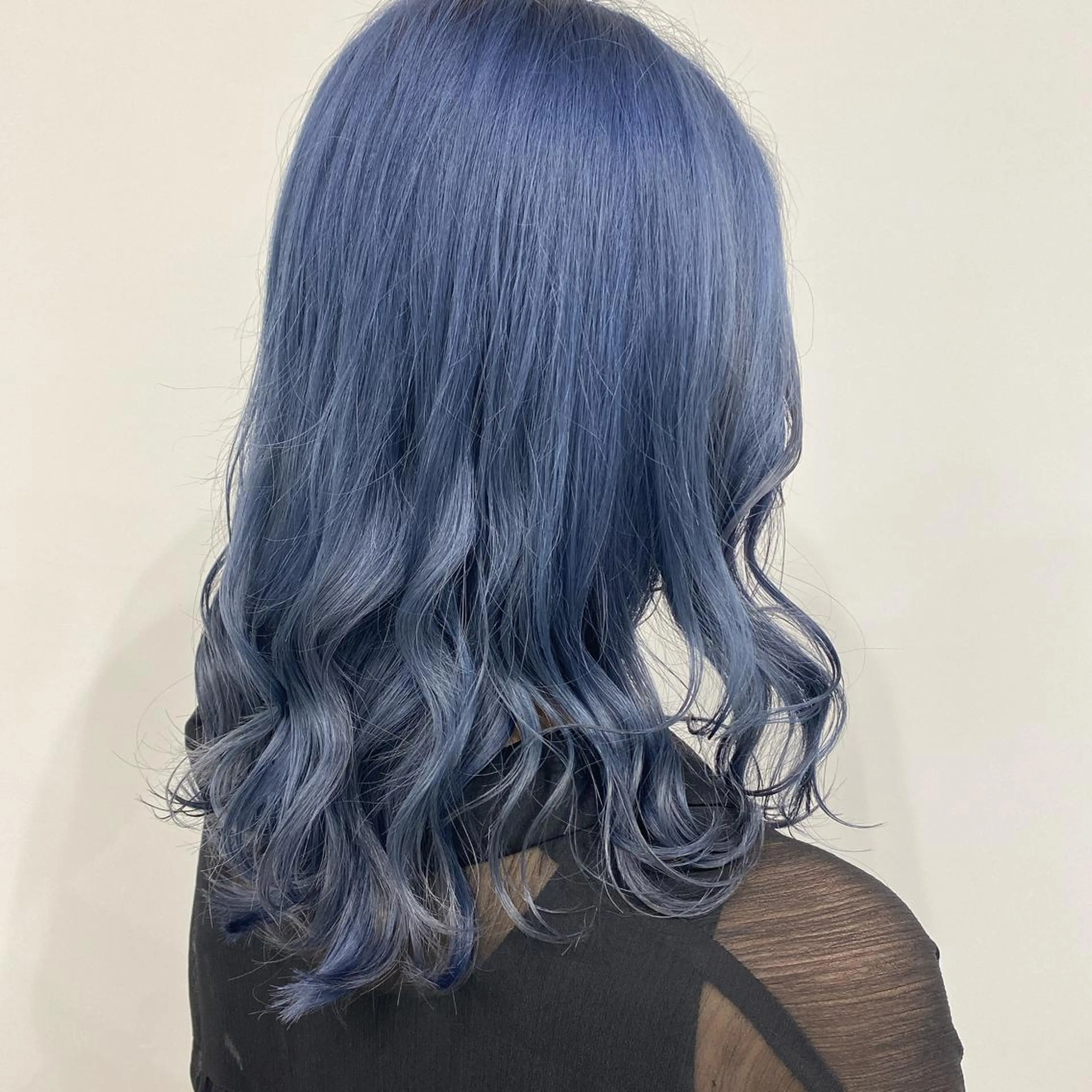 ミディアム カラー 林 朱里のヘアスタイル