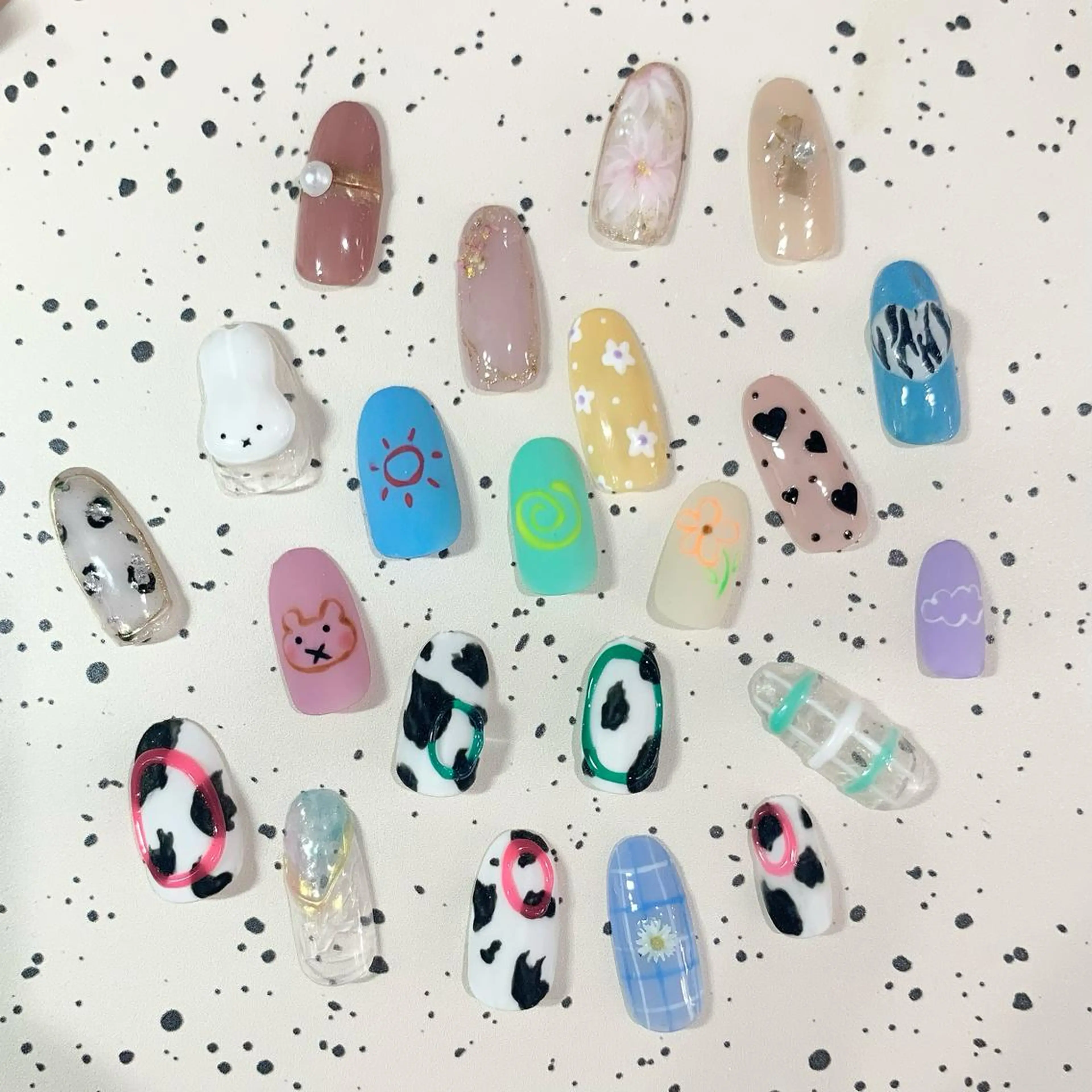 ネイル アニマル柄 アートネイル フラワーネイル ハート キラキラネイル ハンドネイル Nail Salon　Ｋのネイルデザイン