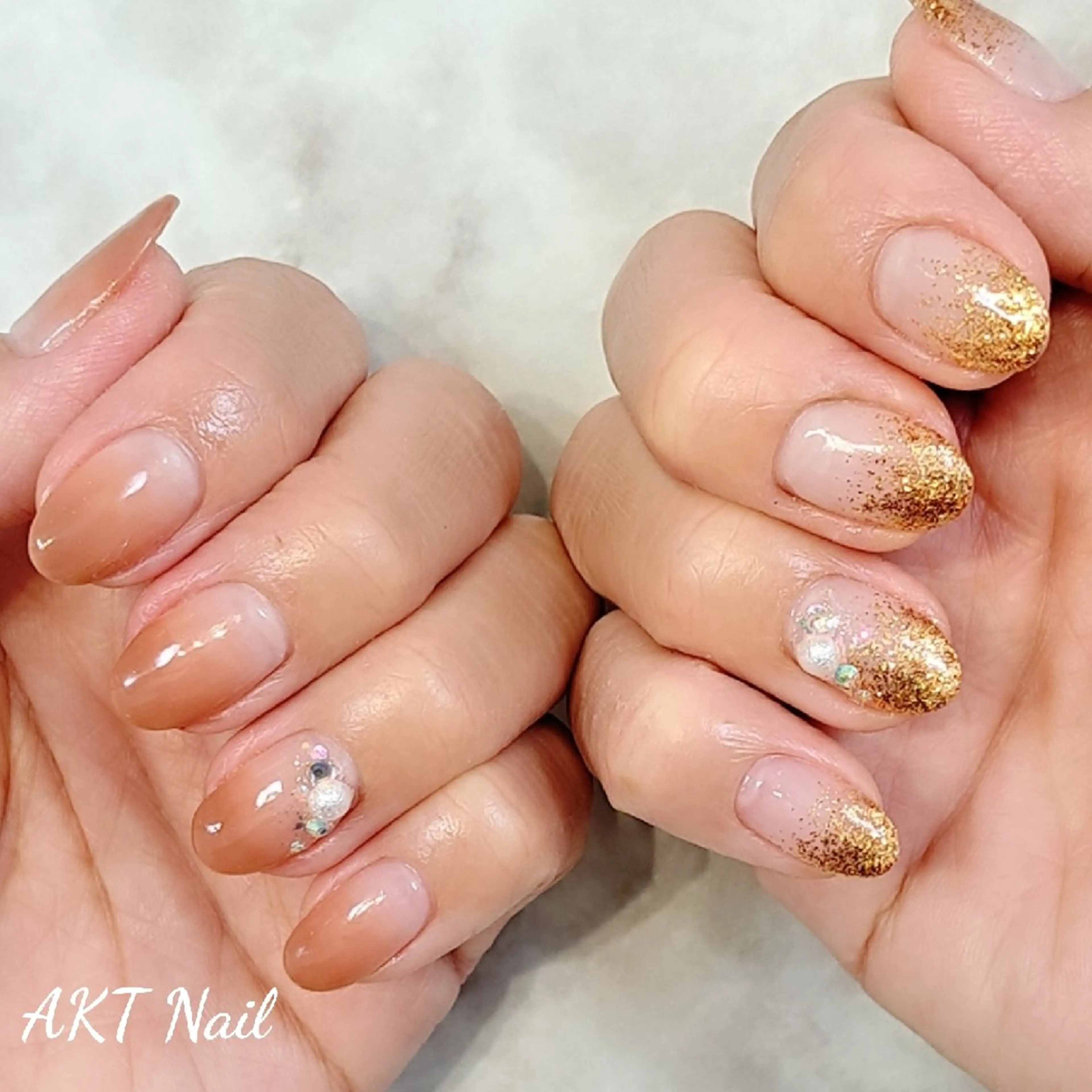ネイル グラデーション ラメ(グリッター) ラメグラデーション AKT NAIL所属・AKT Beauty ドライヘッドスパのネイルデザイン