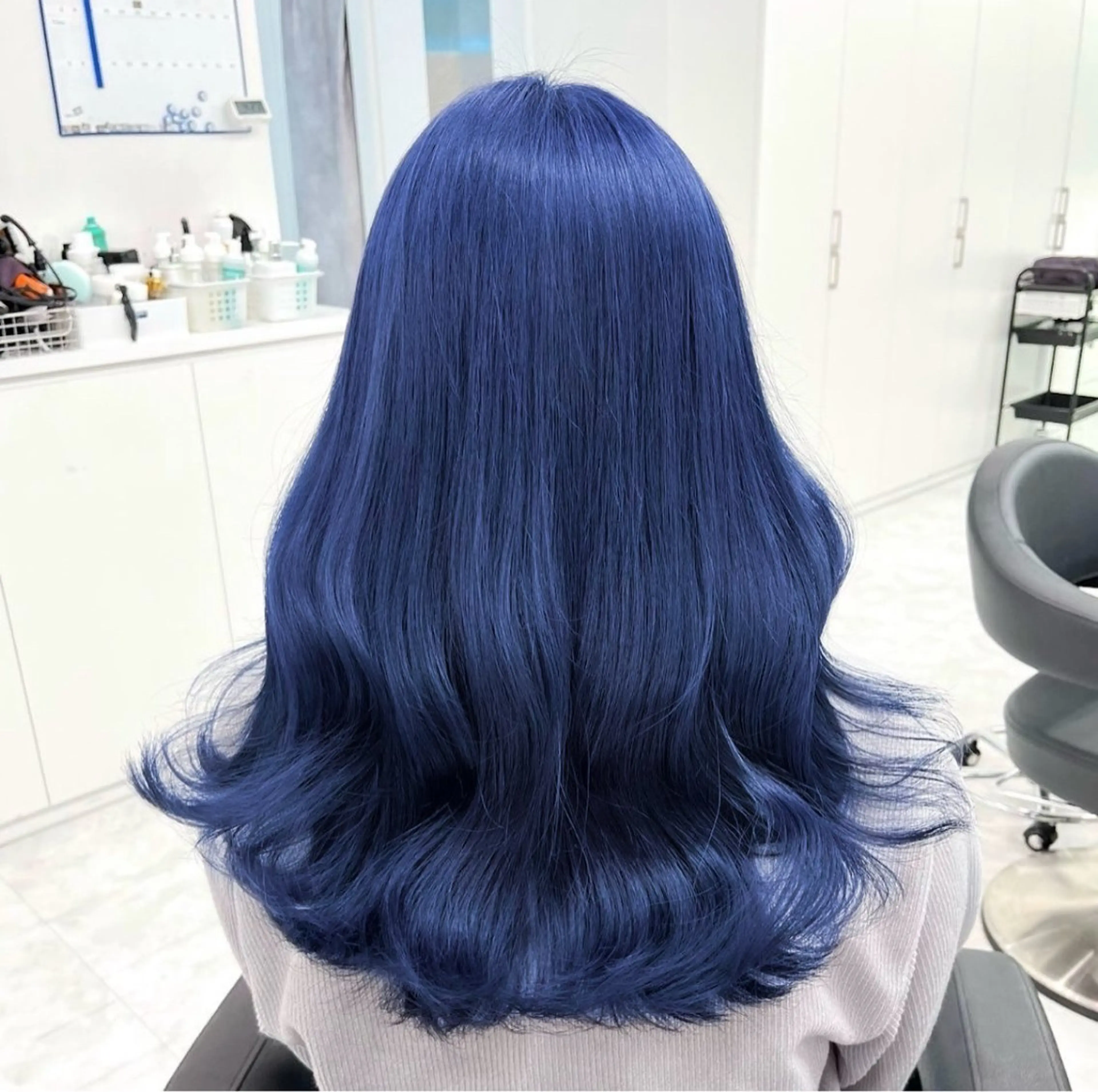 セミロング ヘアカラー トリートメント ヘッドスパ ヘアセット 🩵ダメージレス艶感 ハイトーン🩷のヘアスタイル