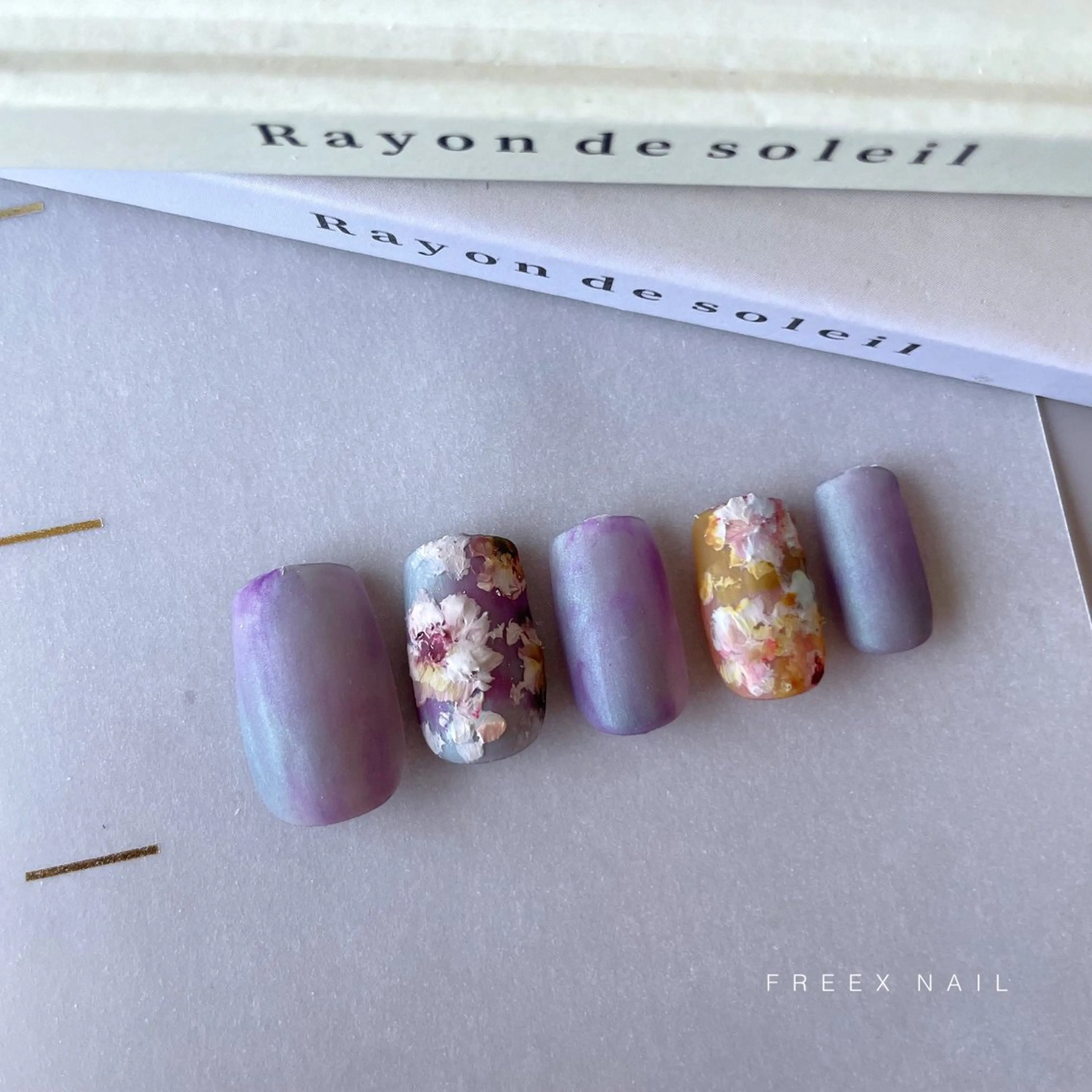 ネイル フラワーネイル ニュアンスネイル ハンドネイル ハンドケア Freex nail所属・freex nail /ニュアンス/個性派のネイルデザイン