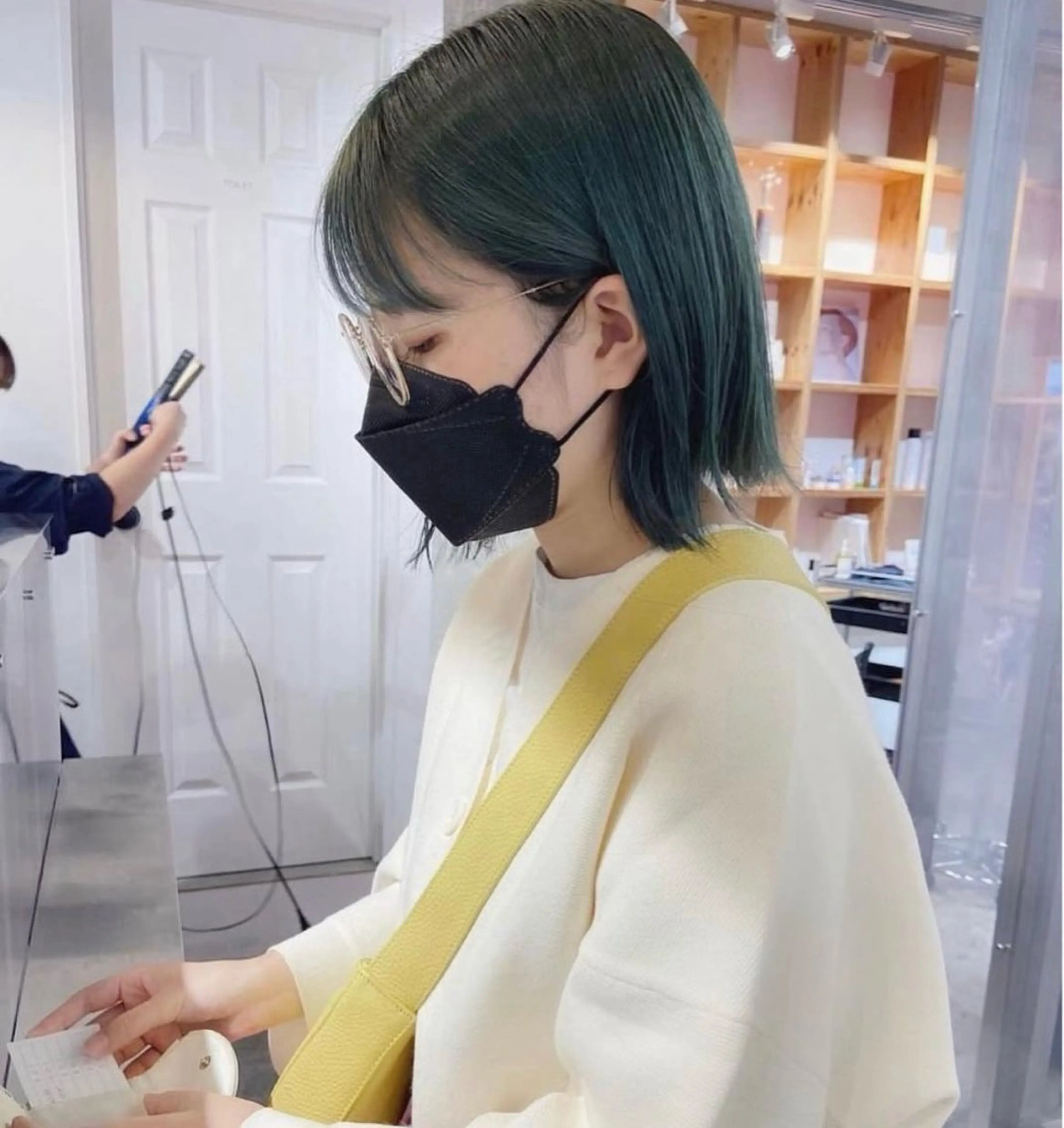 ミディアム トミオカ ノアのヘアスタイル