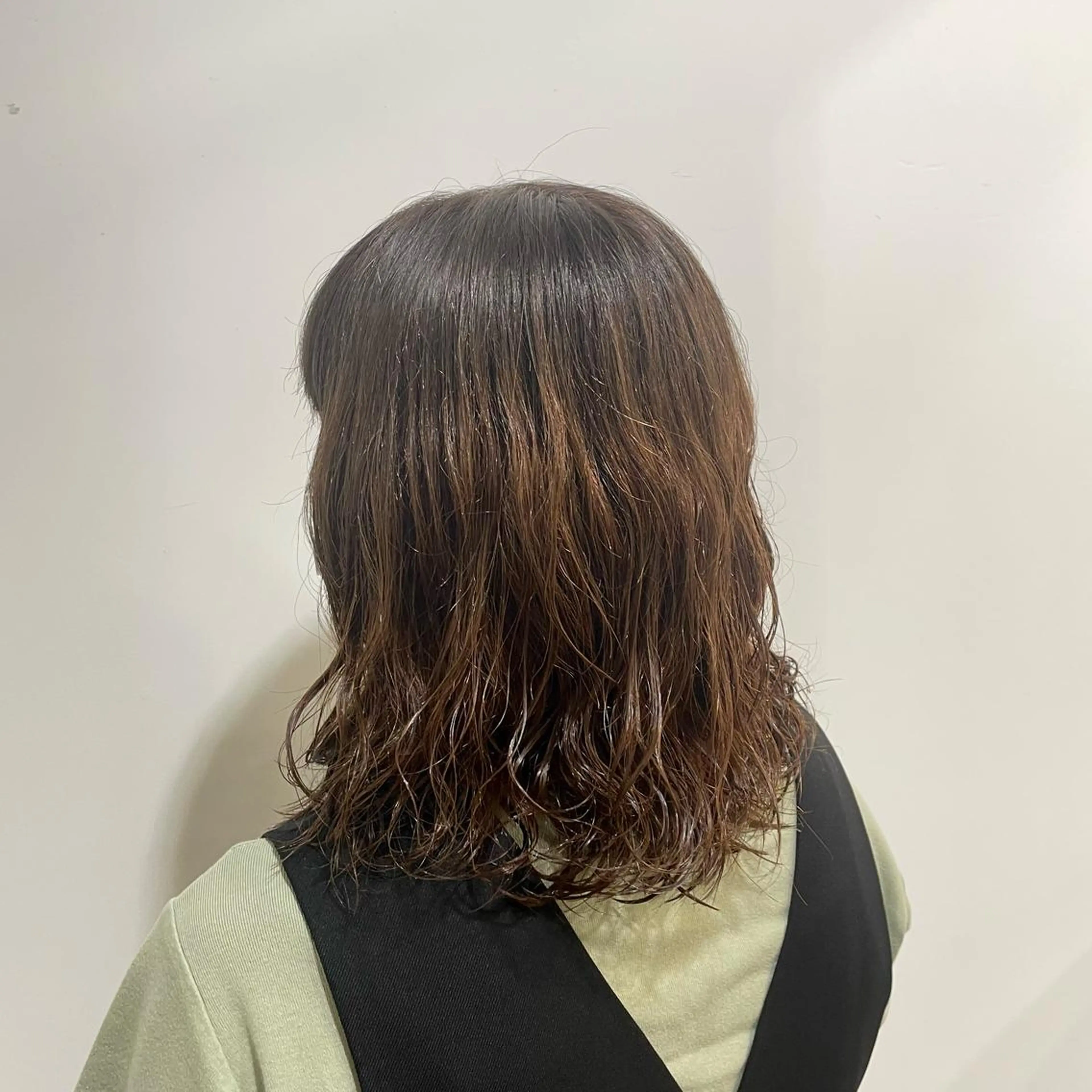 ミディアム パーマ サトウ コウキのヘアスタイル