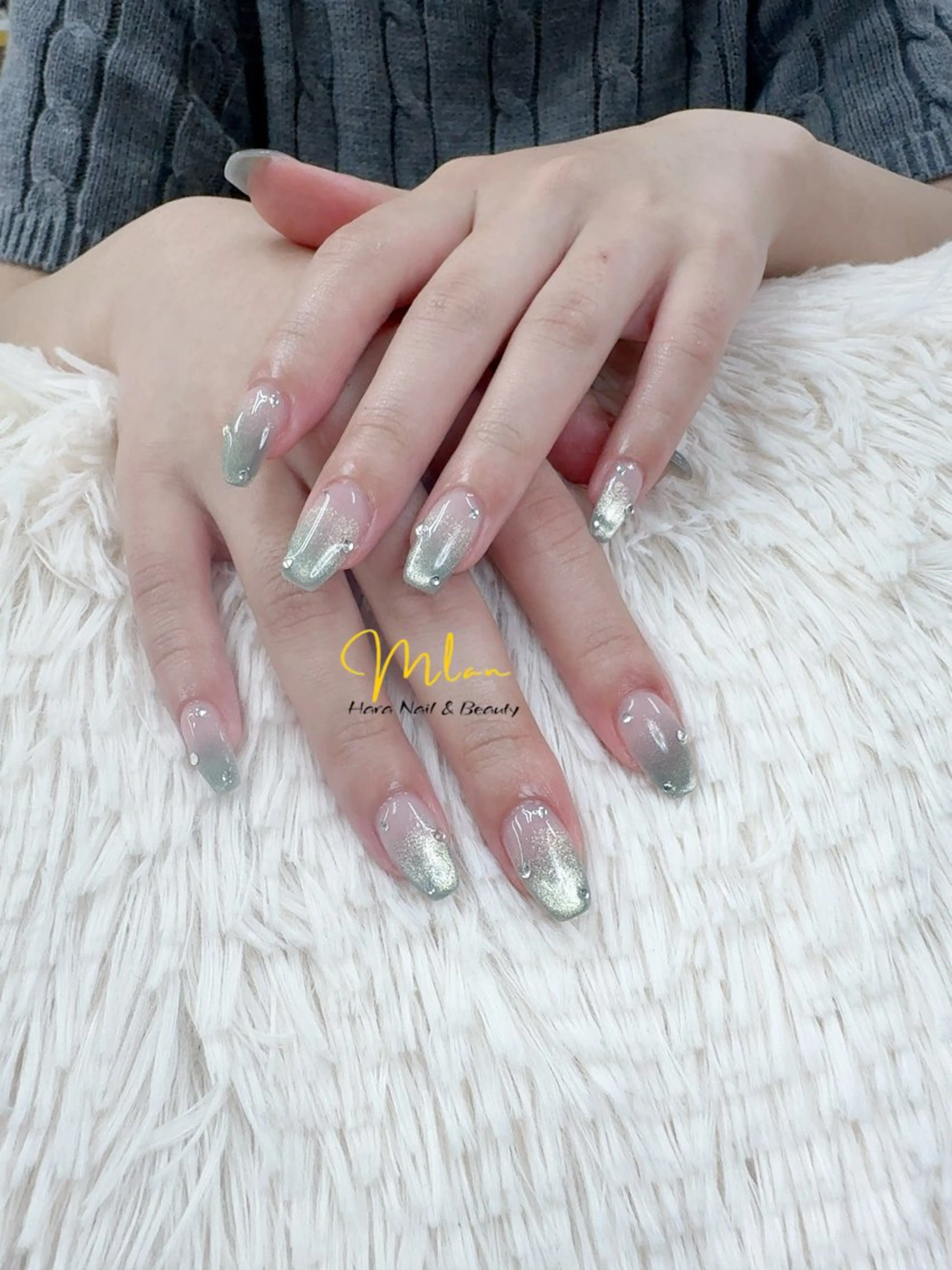ネイル フレンチネイル グラデーション キラキラネイル 韓国ネイル ラメ(グリッター) ハンドネイル Hara Nail所属・Mlan Nailのネイルデザイン
