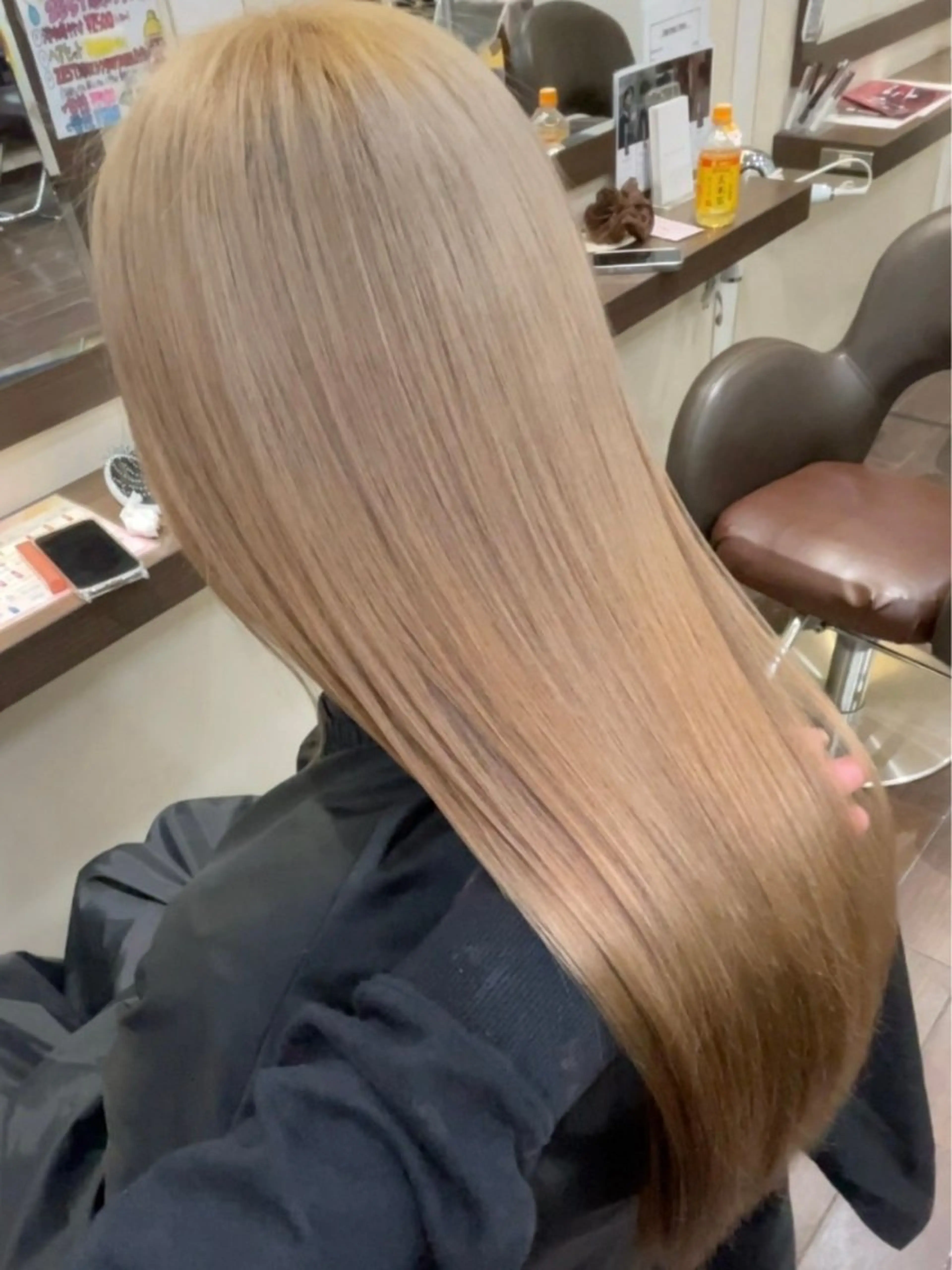 カラー ブリーチ ケアブリーチ ダブルカラー ハイトーンカラー インナーカラー ヘアカラー 暗髪/レイヤー/ボブ 🪩💫KAYOのヘアスタイル