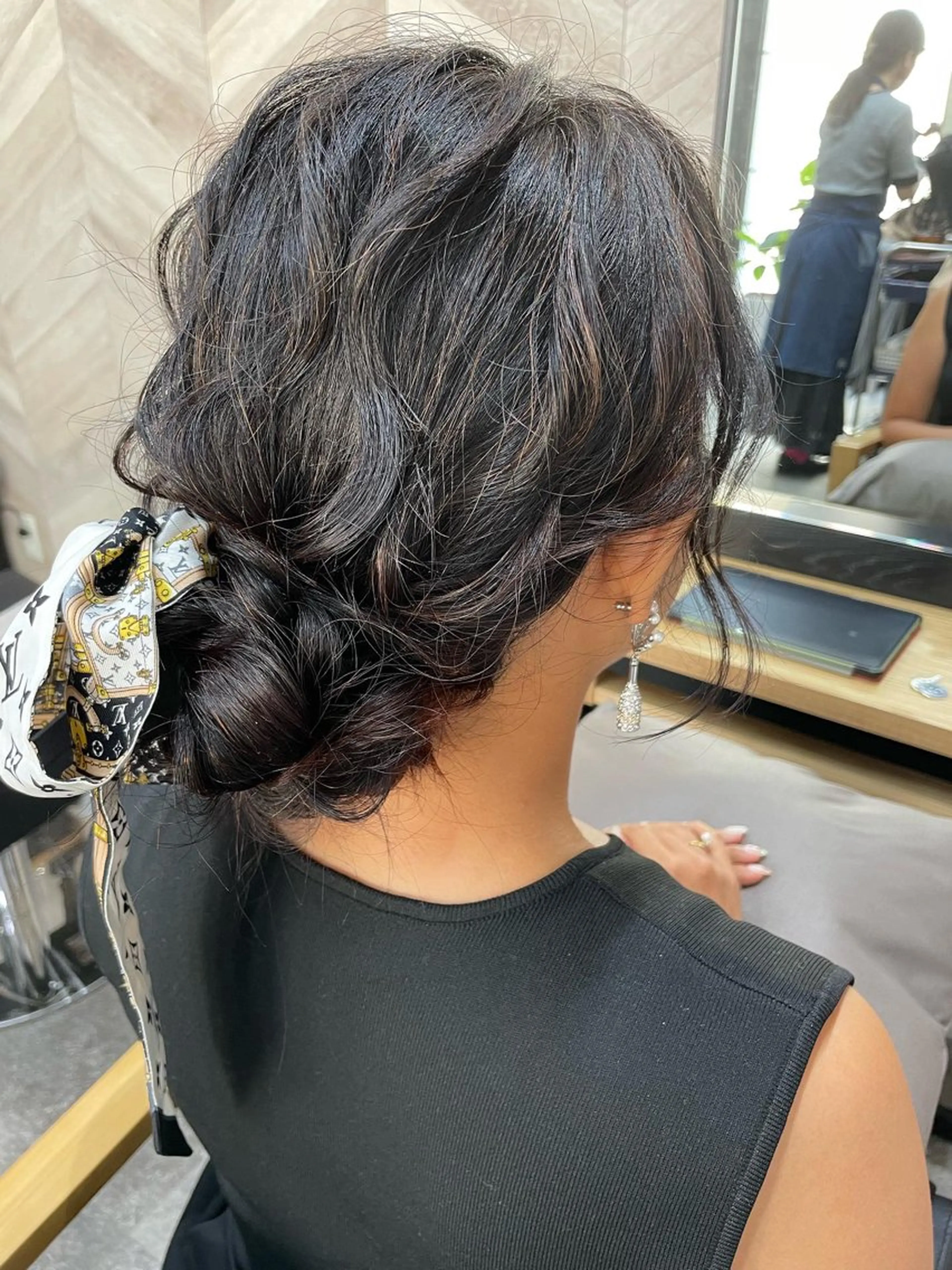 ロング ヘアアレンジ 結婚式・ブライダル ローシニヨン ロング ヘアセット 飯塚 沙衣のヘアスタイル