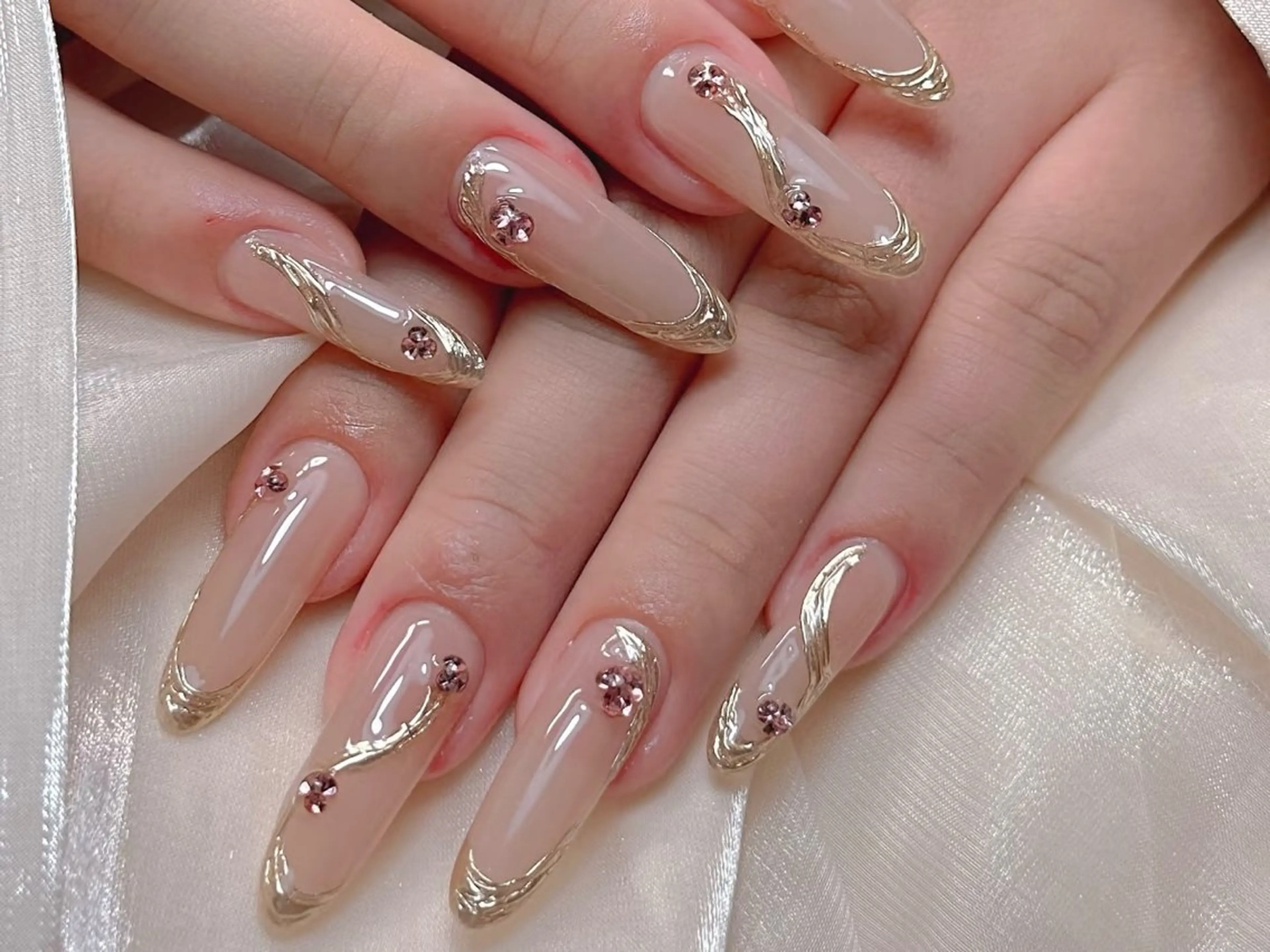 ネイル アートネイル ゴールド ミラーネイル ピンク シンプルネイル ハンドネイル ハンドケア darkhoney 池袋💅のネイルデザイン