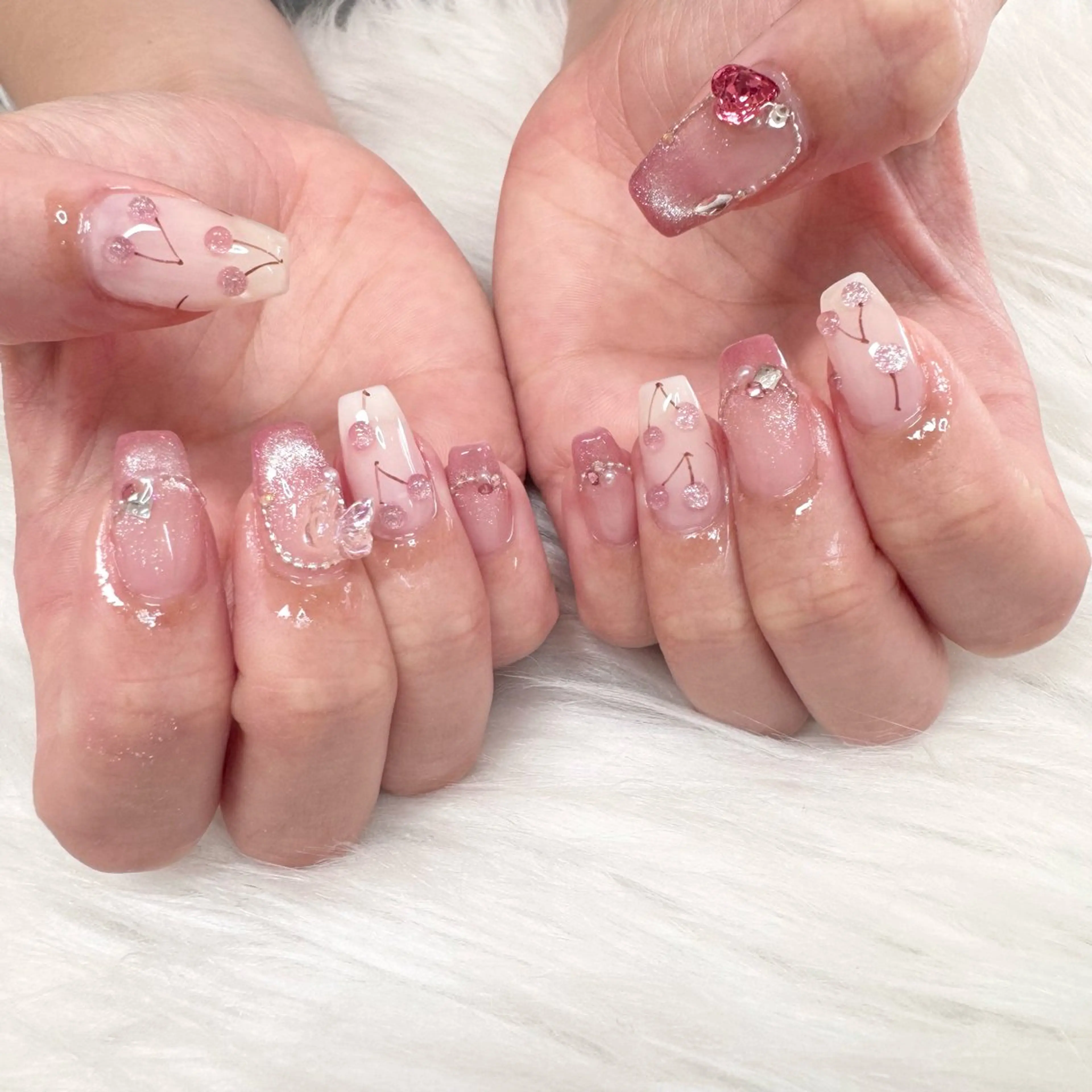 ネイル ハンドネイル La neige* yuki 🥯🍑のネイルデザイン