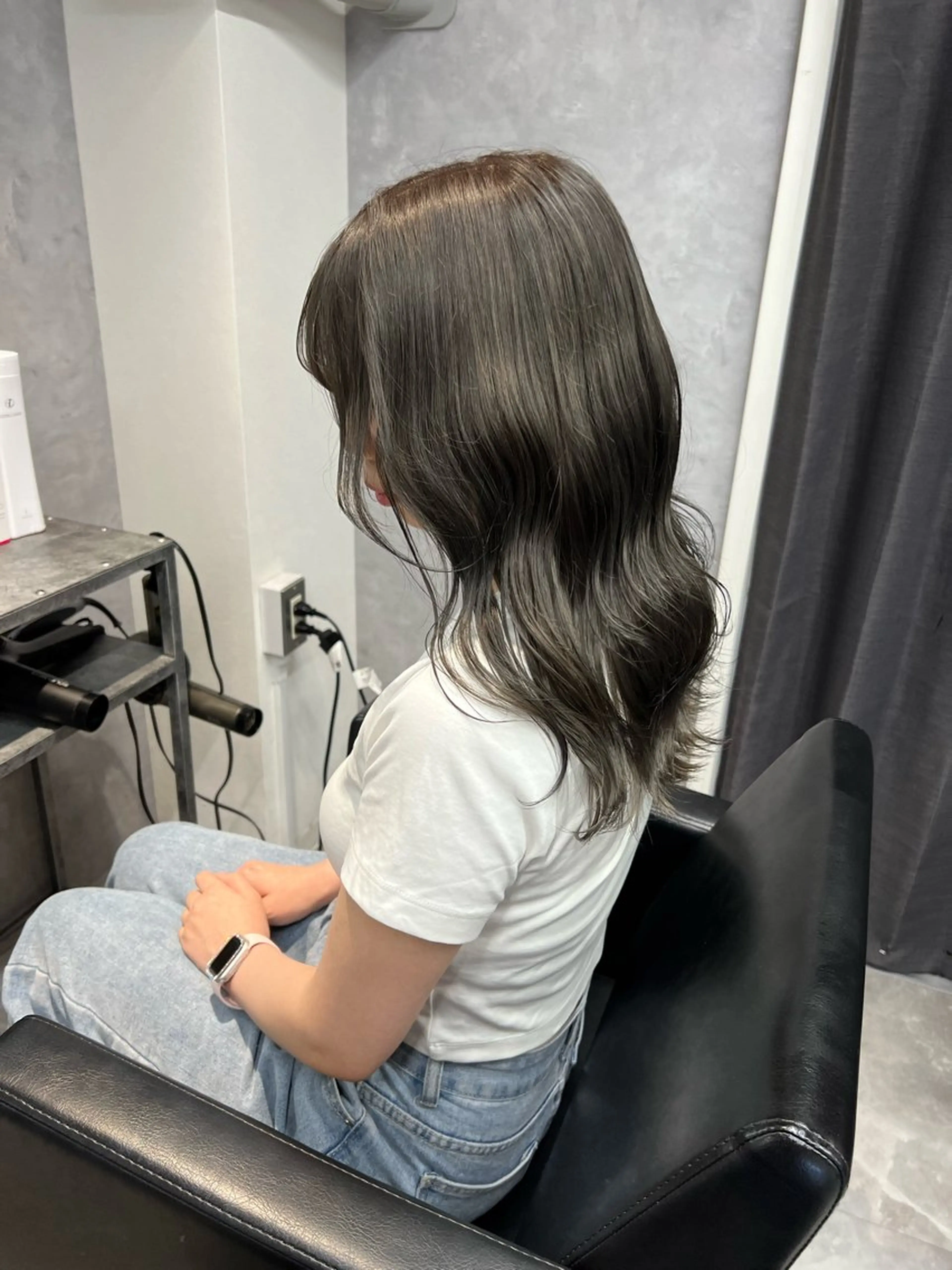 セミロング カラー ブリーチ ケアブリーチ 透明感カラー トリートメント TOMONA👑 ミルクティーレイヤーのヘアスタイル