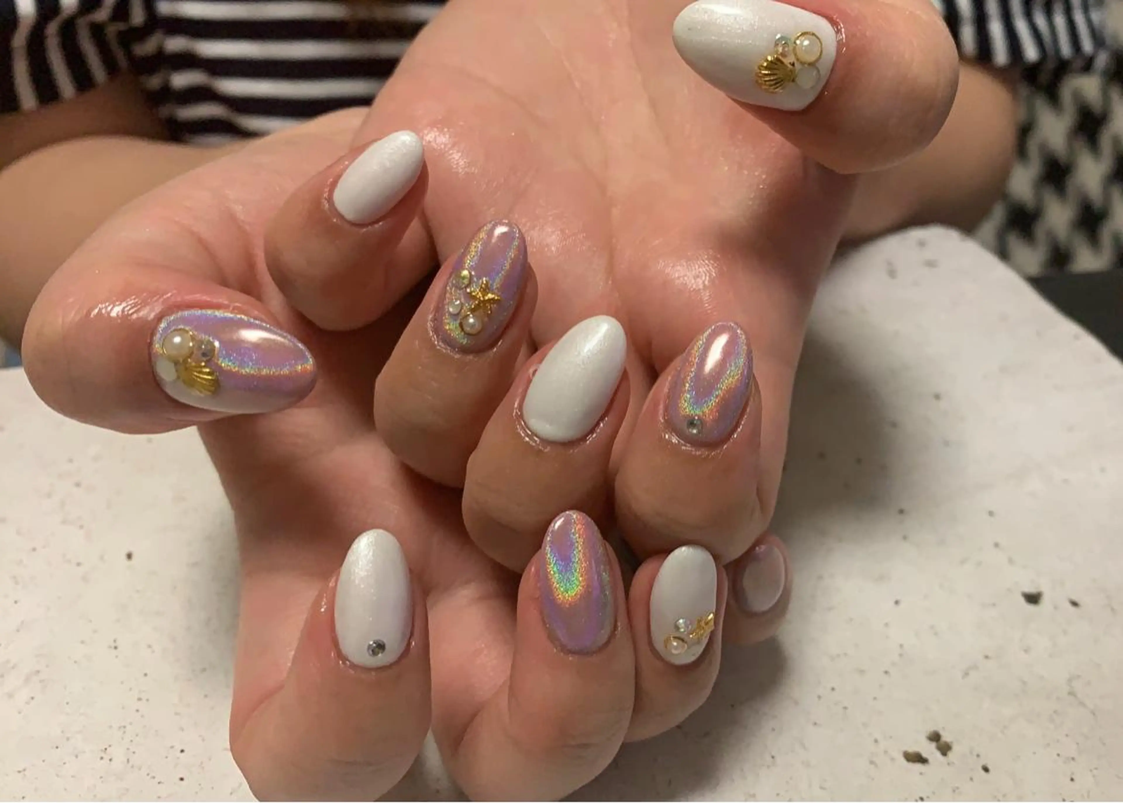 ネイル ミラーネイル ストーンネイル nico.nico.mark NAIL所属・小林 梓のエステ・リラクイメージ