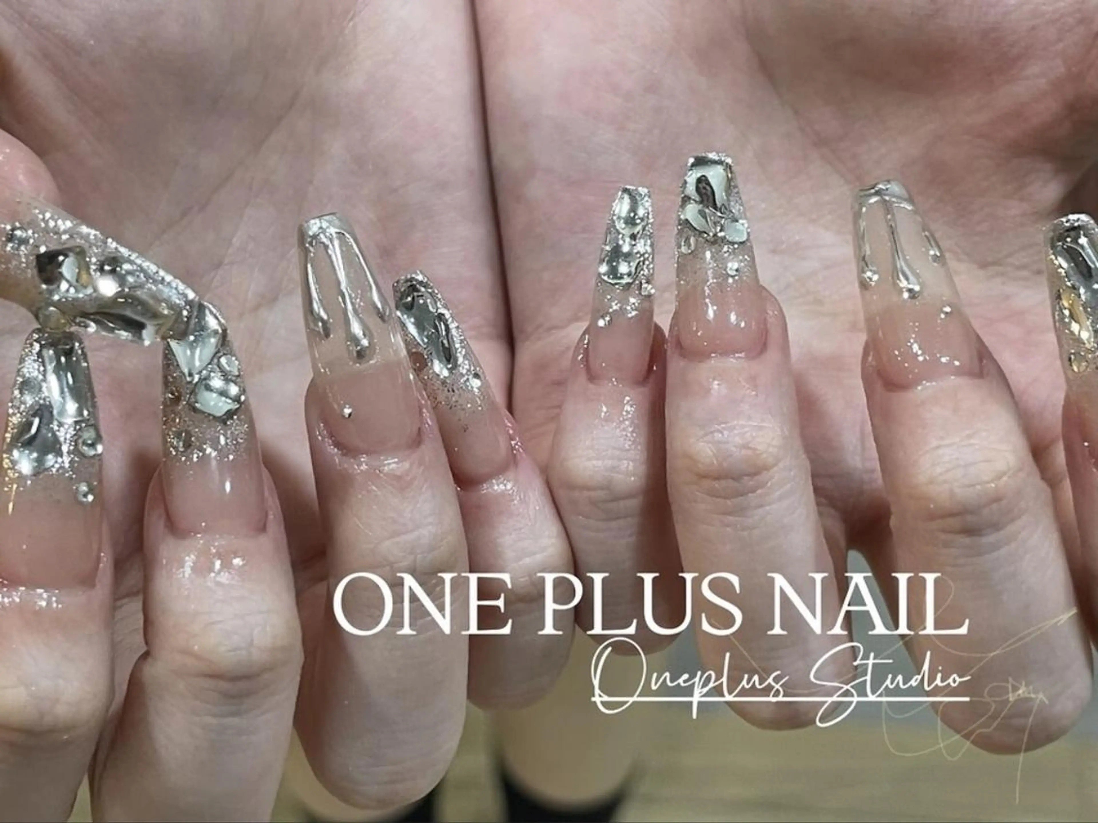 ネイル ガーリー ハート キラキラネイル 韓国ネイル ロングネイル One Plus Nail Salonのネイルデザイン