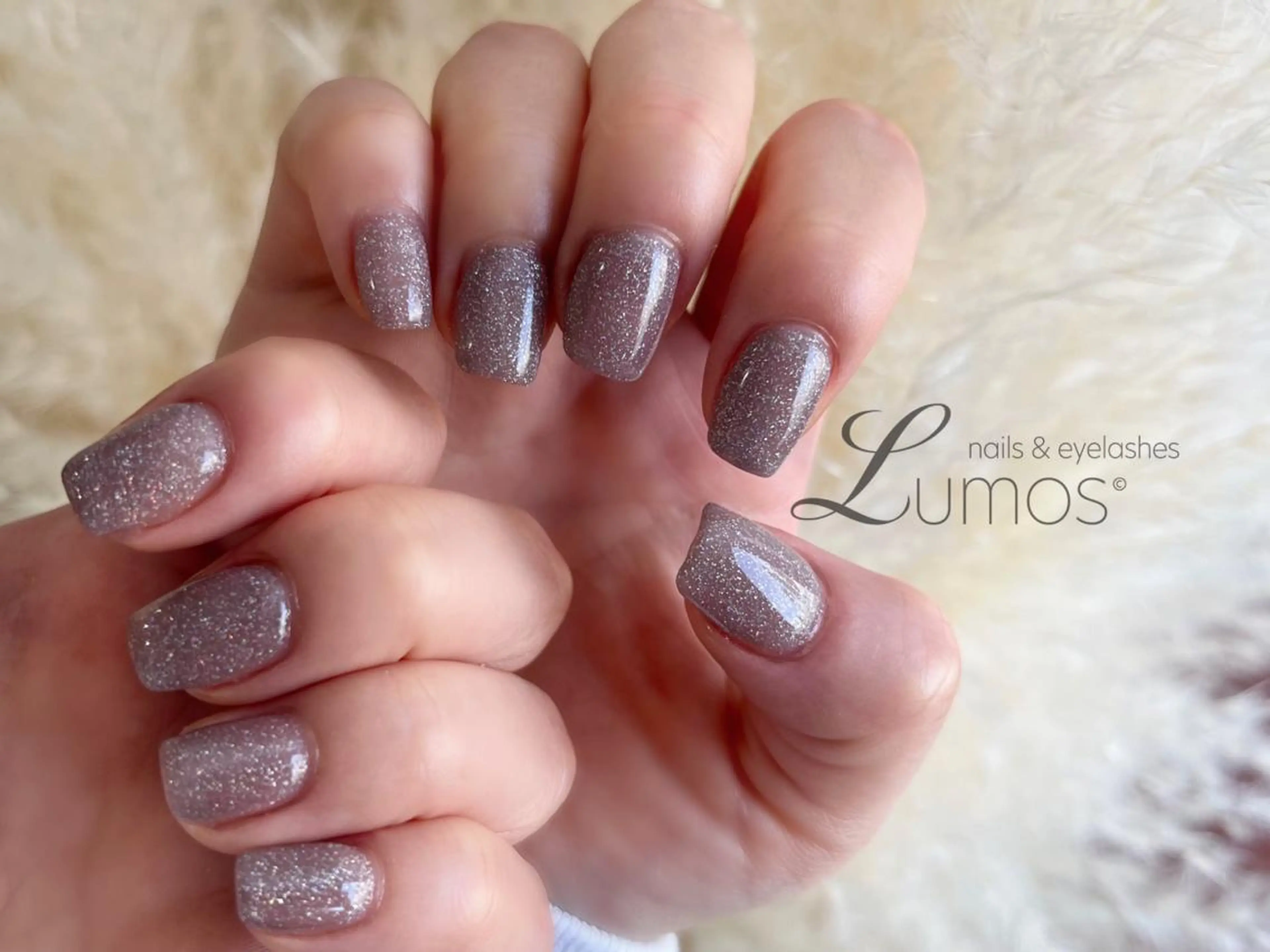 ネイル カジュアル ラメ(グリッター) ワンカラーネイル ハンドネイル Lumos/nail &eyelashes桜川店所属・Lumos Annのネイルデザイン