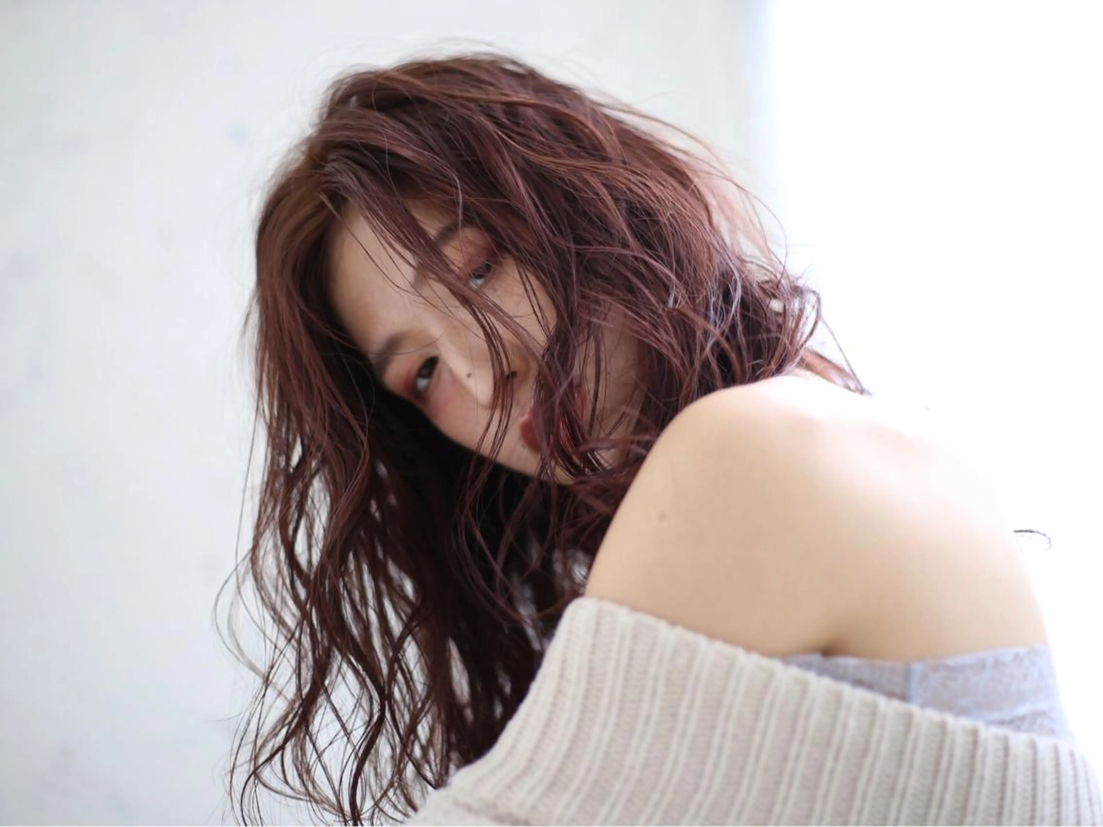 セミロング アッシュ 三好 智のヘアスタイル