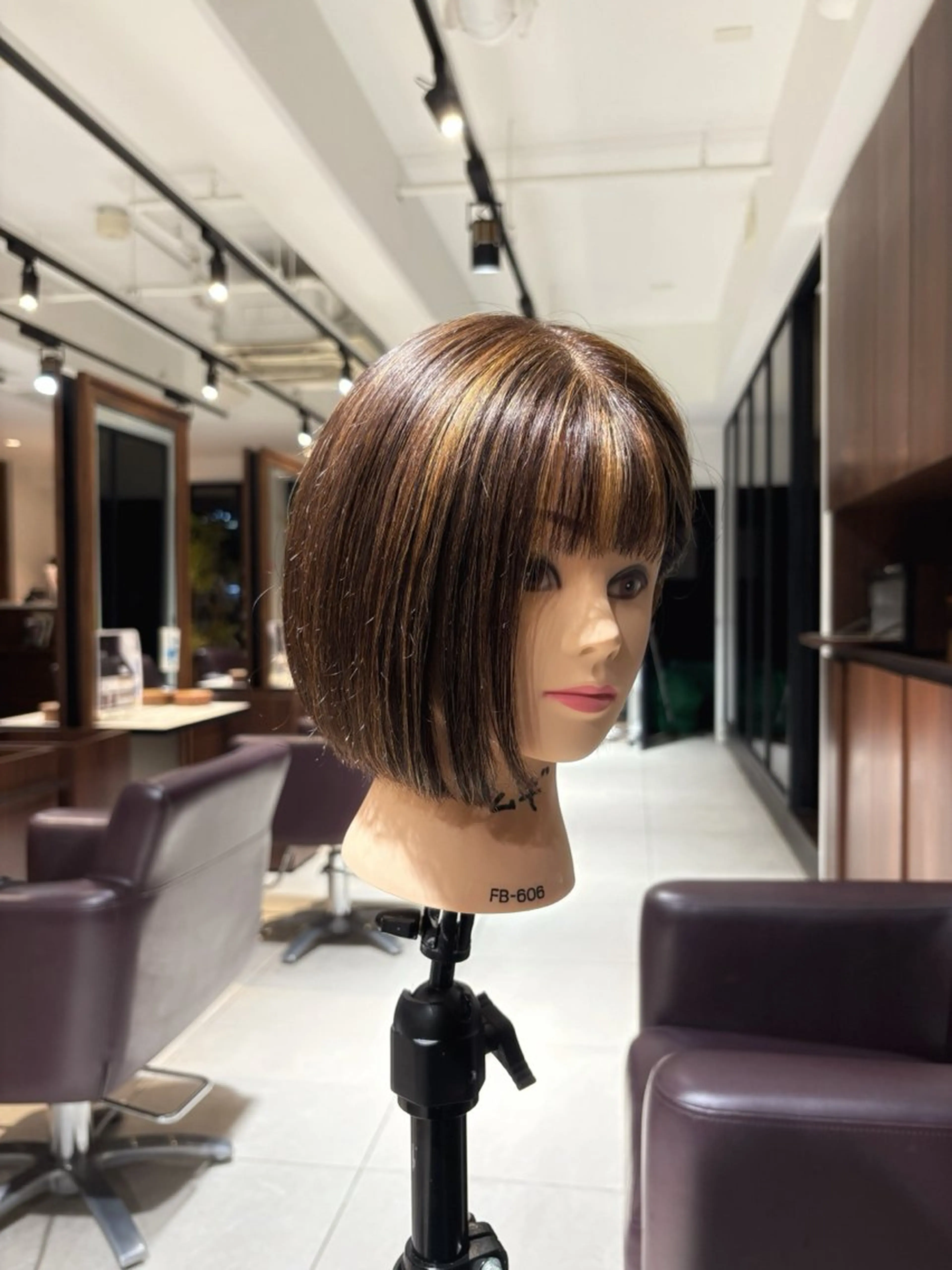 ミディアム i feel  AVEDA瑞江所属・麥生田 秀太のヘアスタイル