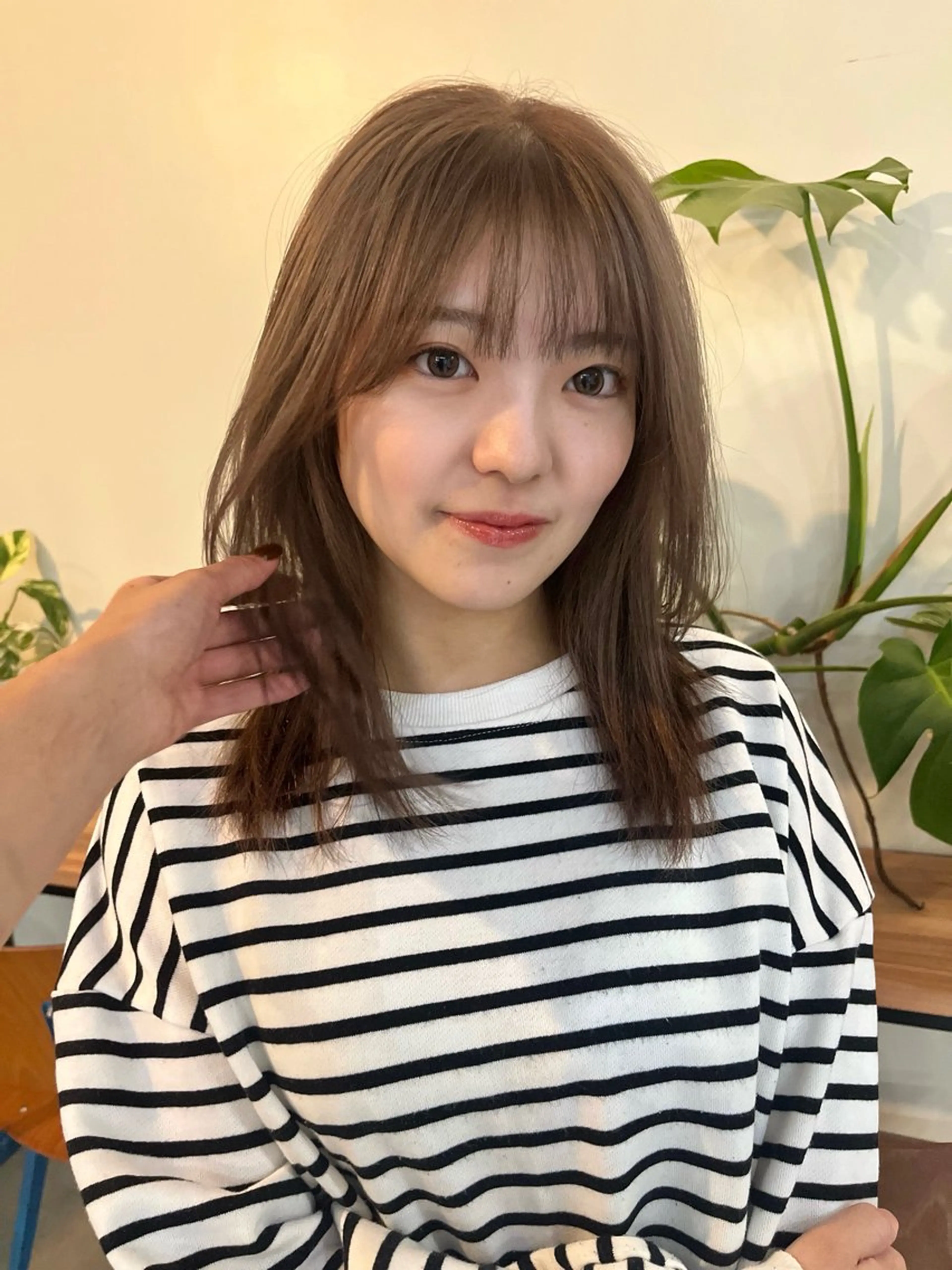 ミディアム アッシュ カット ヘアカラー レイヤーカット\ウル フ　chinatsuのヘアスタイル