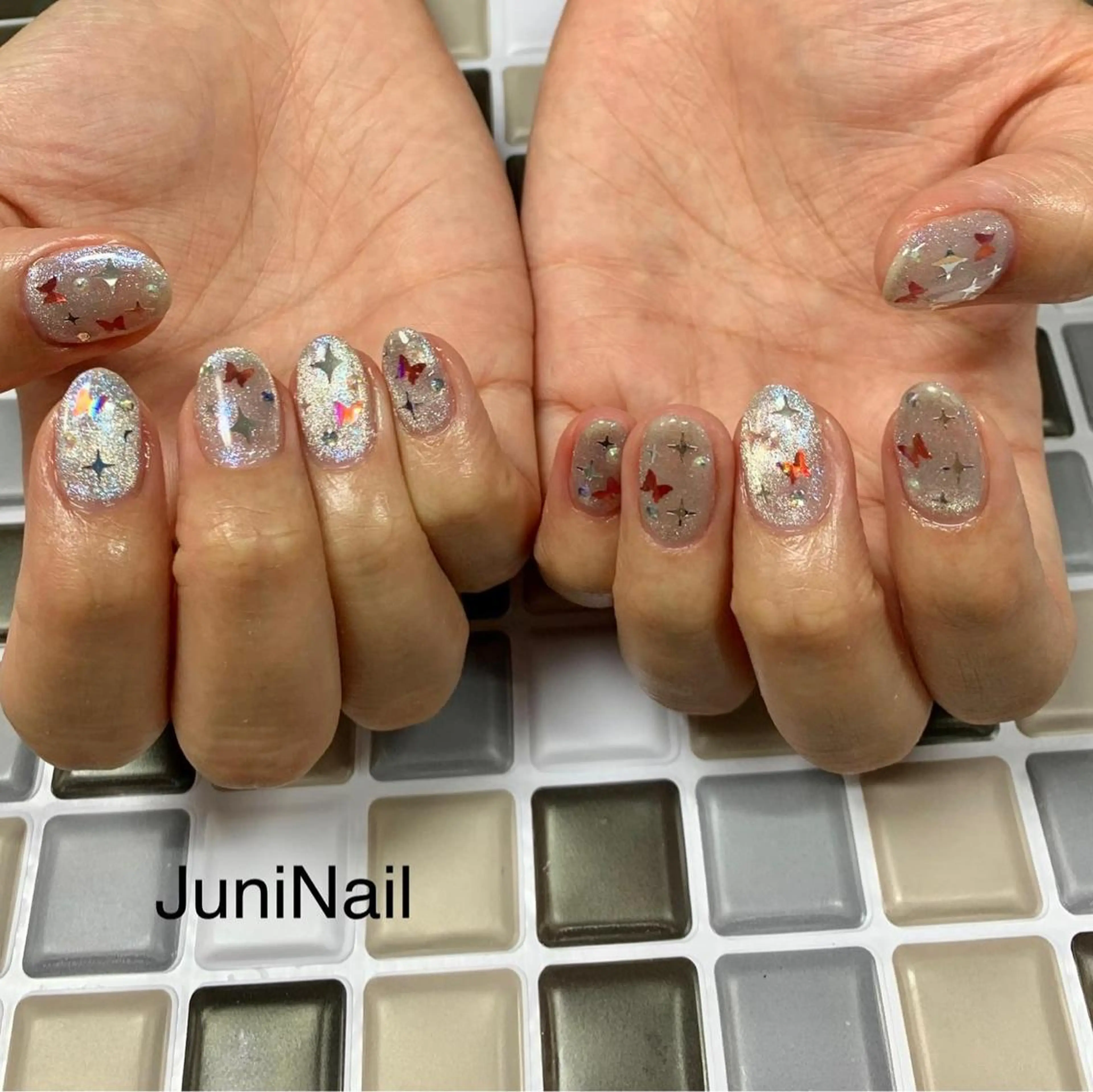 ネイル オーロラネイル クリアネイル 成人式 フラッシュネイル フレンチネイル ハンドネイル JuniNail 주니네일🇰🇷suのネイルデザイン