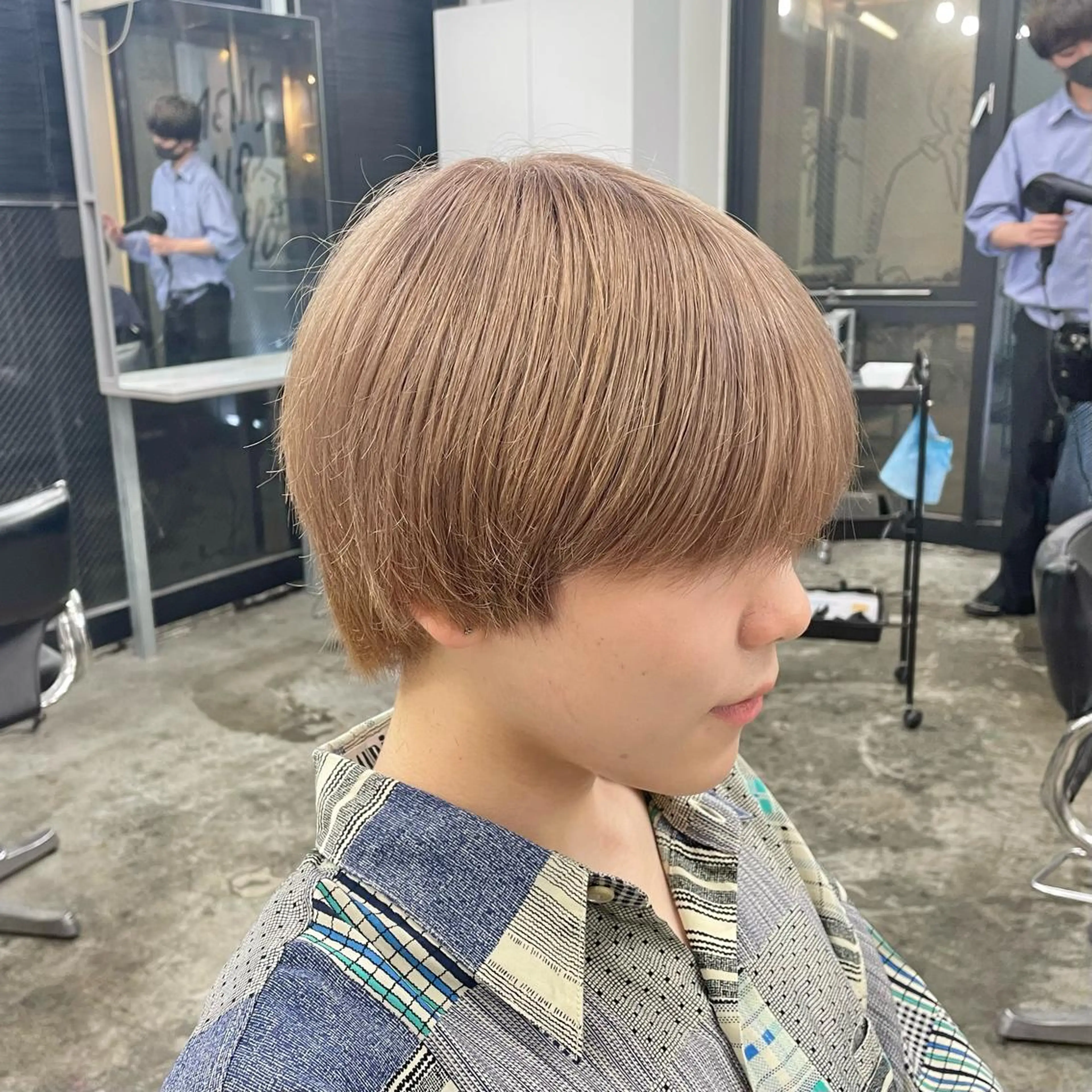 ショート カラー メンズ ベージュカラー ミルクティーベージュ カット ヘアカラー メンズ特化美容師/ 藤戸 椋のヘアスタイル