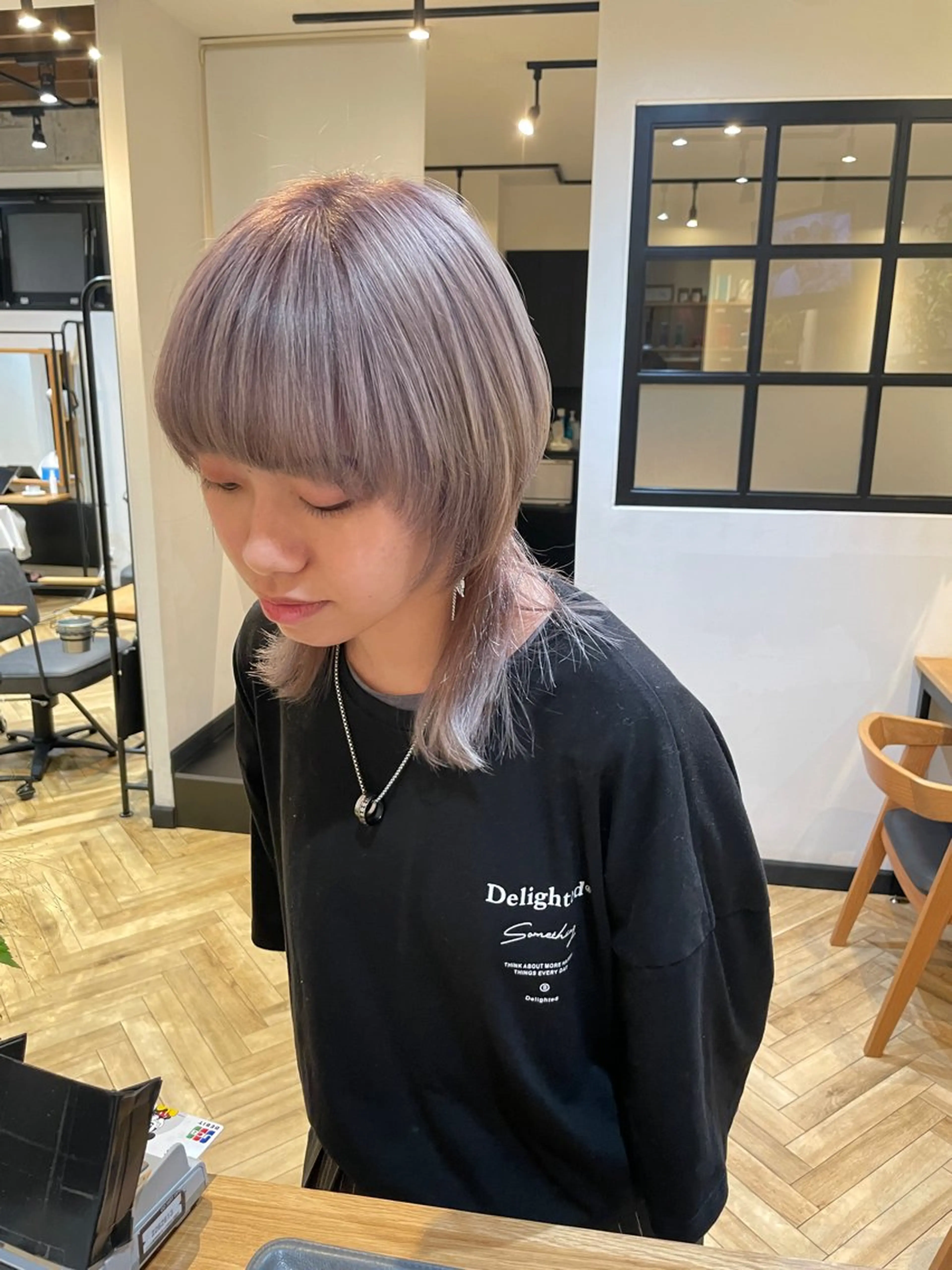 ミディアム カラー レイヤーカット ウルフカット カット ヘアカラー トリートメント デザインカラー/ ブリーチ/稲若健太郎のヘアスタイル