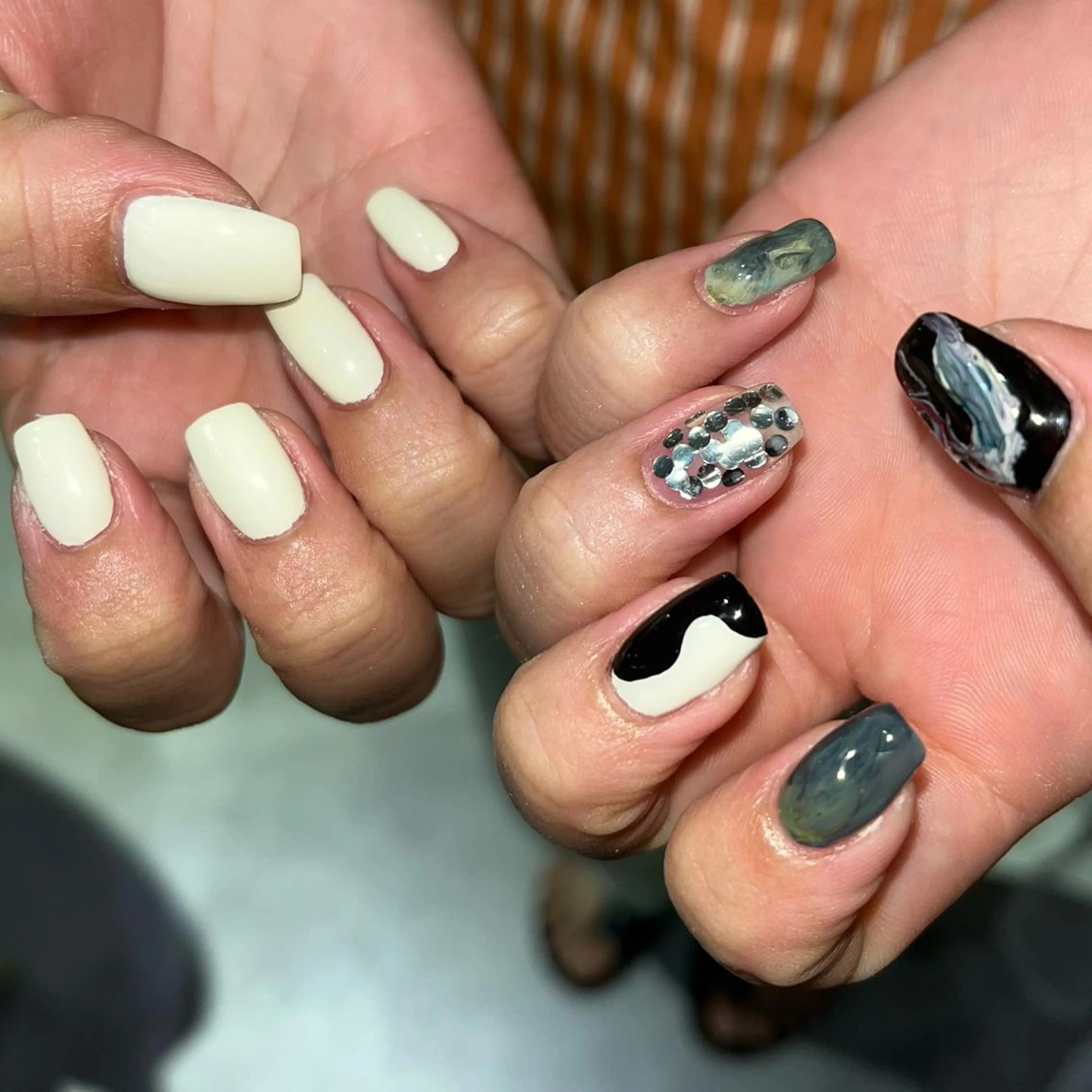 ネイル ハンドネイル フットネイル 🪐富島彩夏 /海外nail🪐のネイルデザイン