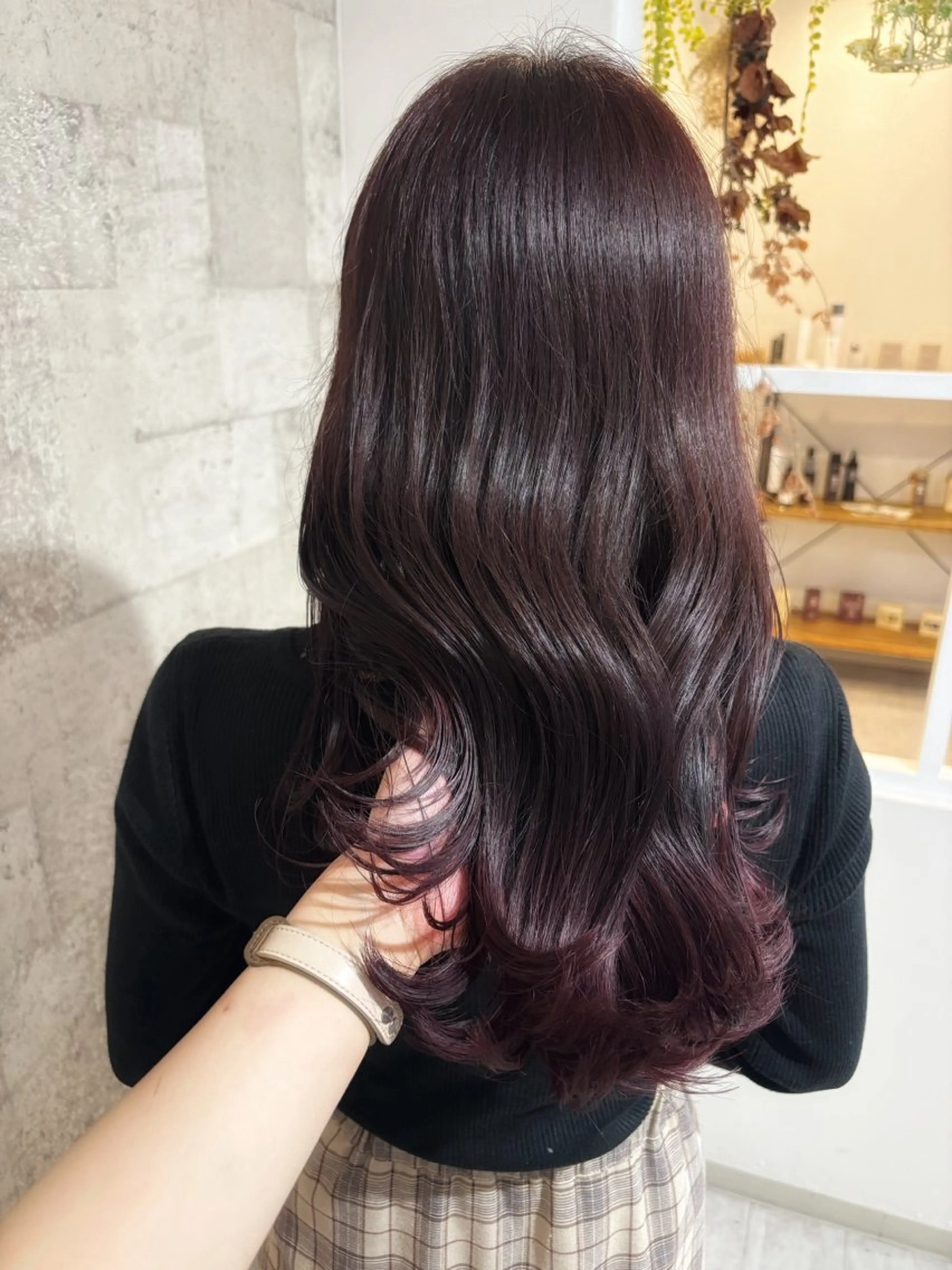 ロング パープルカラー ヘアカラー ASTRANTIA栄所属・菅野 凪紗のヘアスタイル