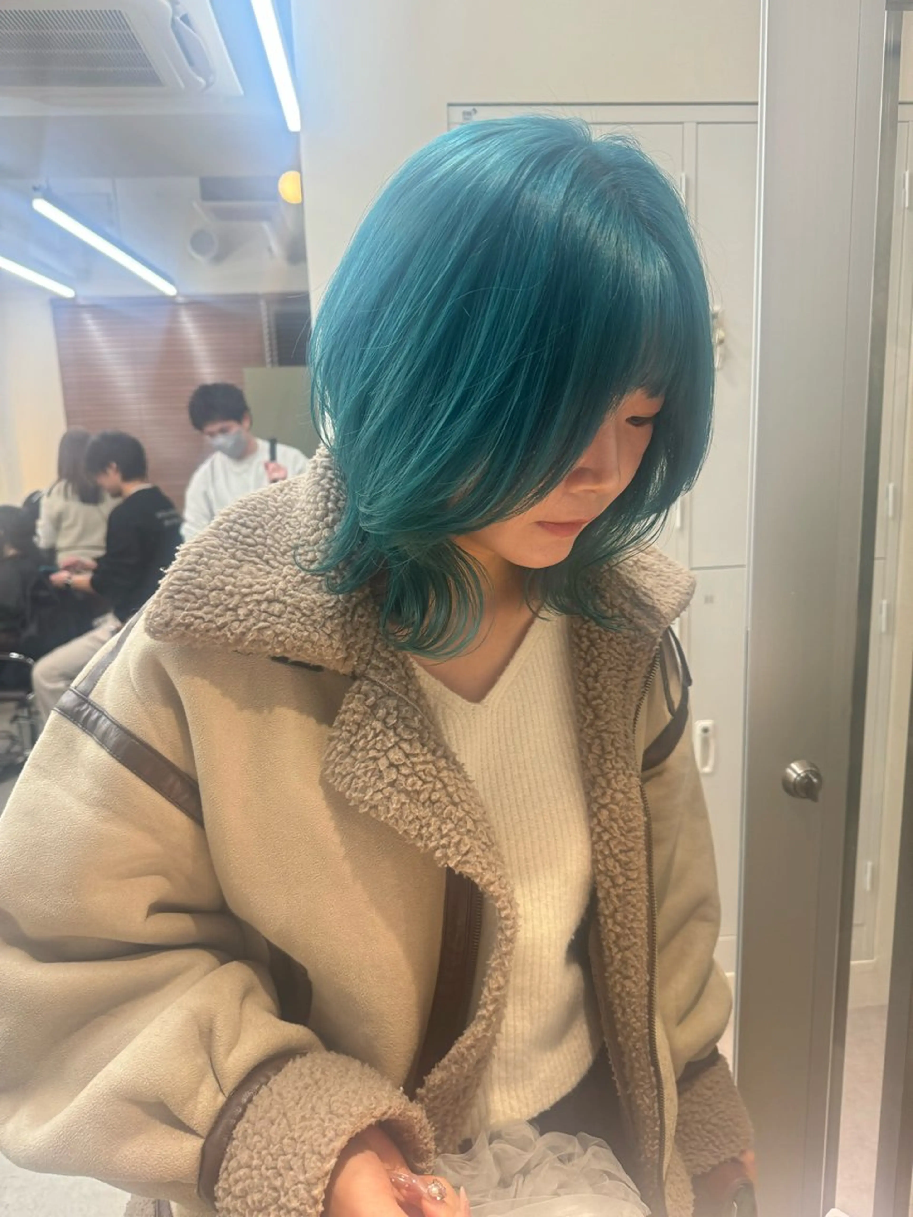 ミディアム カラー ブリーチ ブルーカラー ヘアカラー トリートメント 新宿 似合わせカラー HINAのヘアスタイル