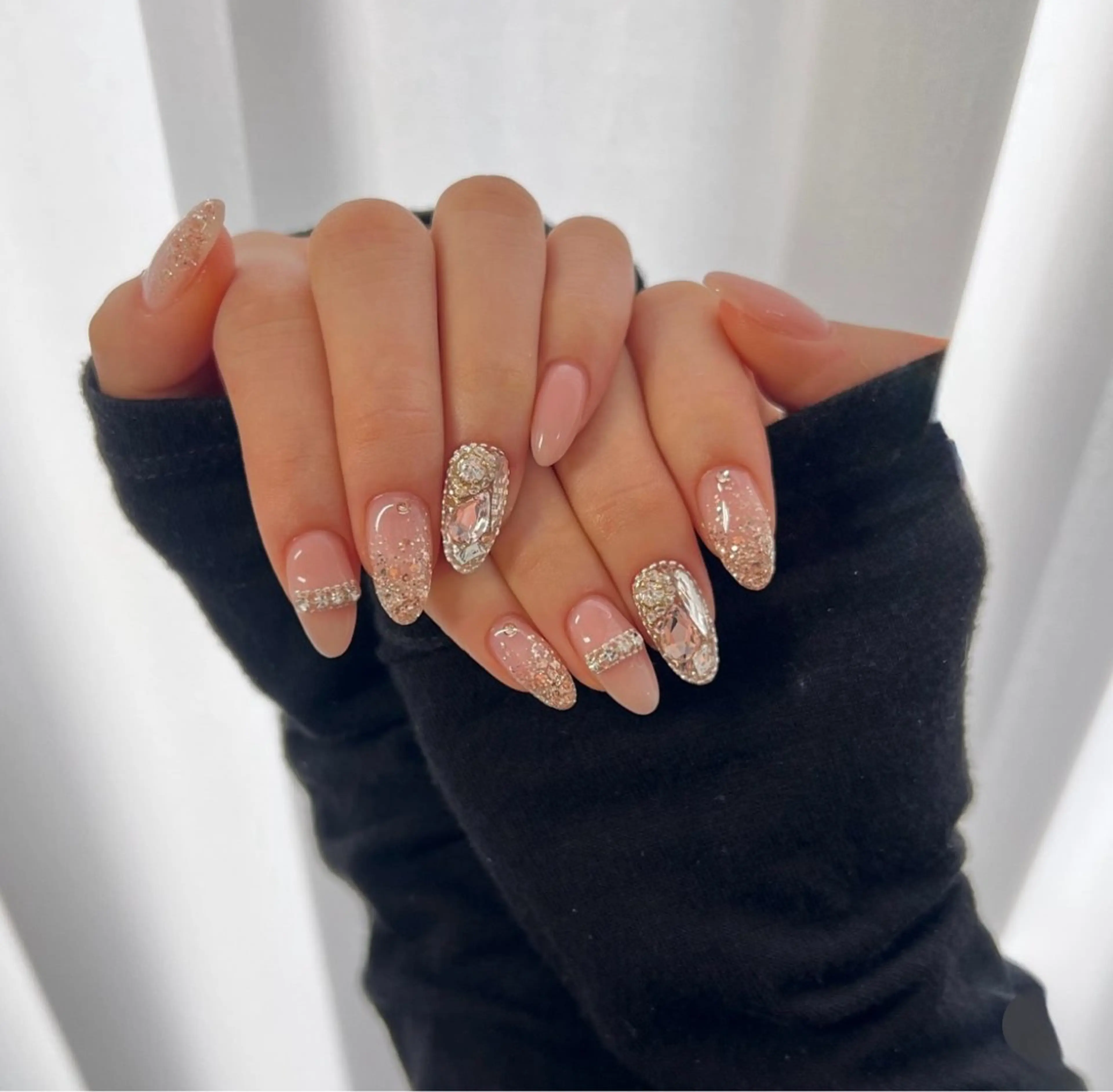 【✨定額人気No.1✨】ちゅるんワンカラー＋パーツ2個【パラジェル仕上げ】の写真