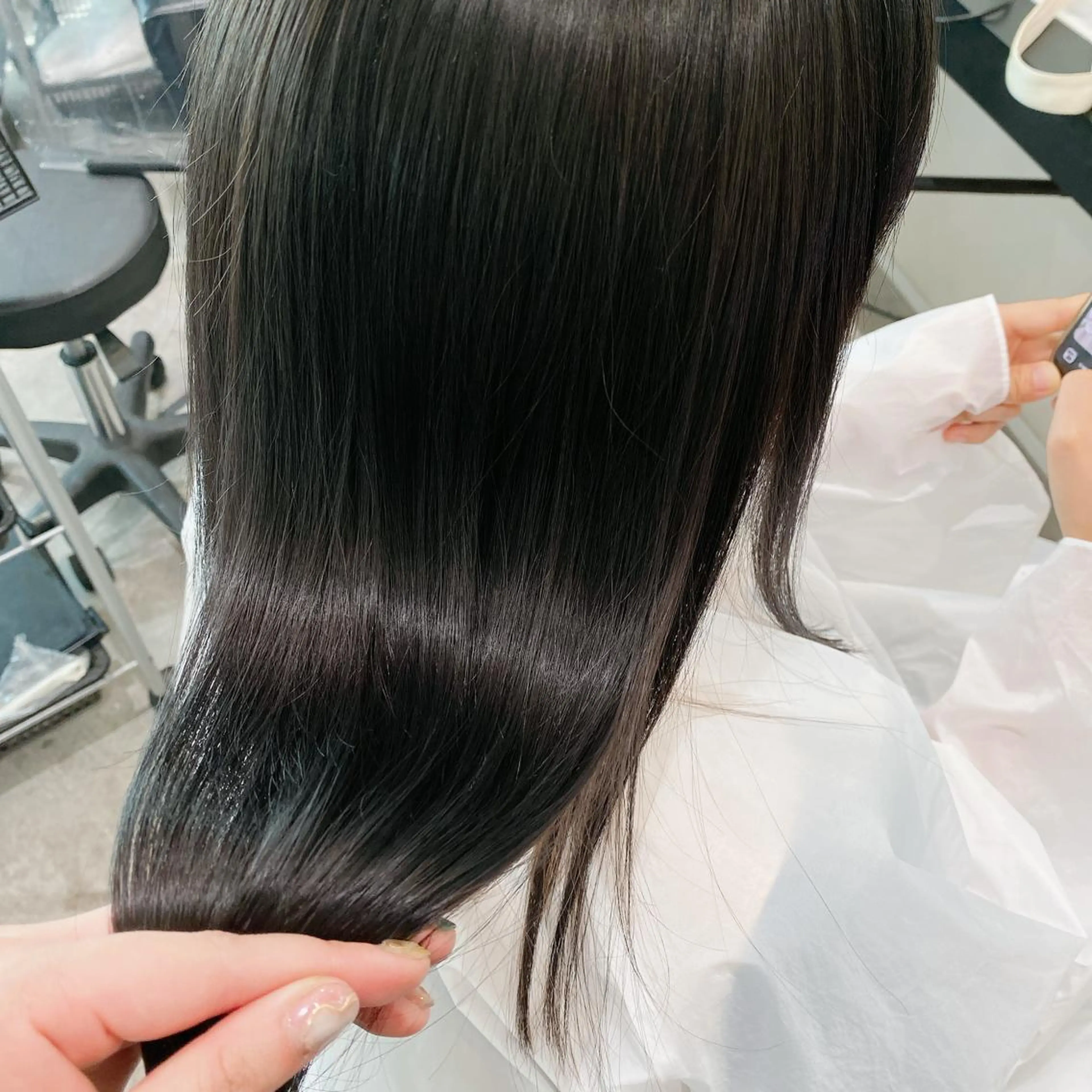 ミディアム カラー ブリーチ グレージュ 丸尾 沙弥香のヘアスタイル