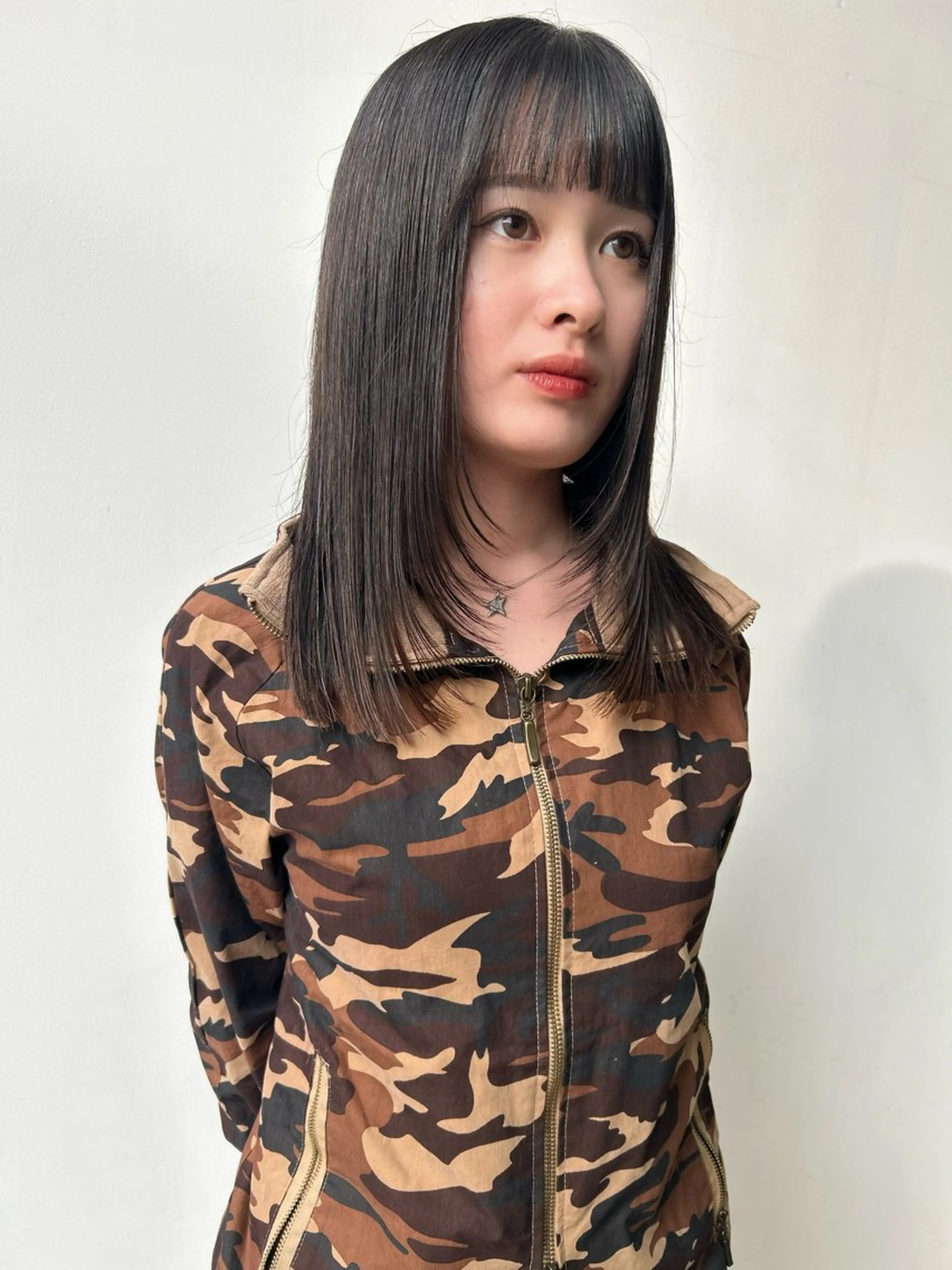 ミディアム カット ヘアカラー rocks by Mag所属・勝野 夏希のヘアスタイル