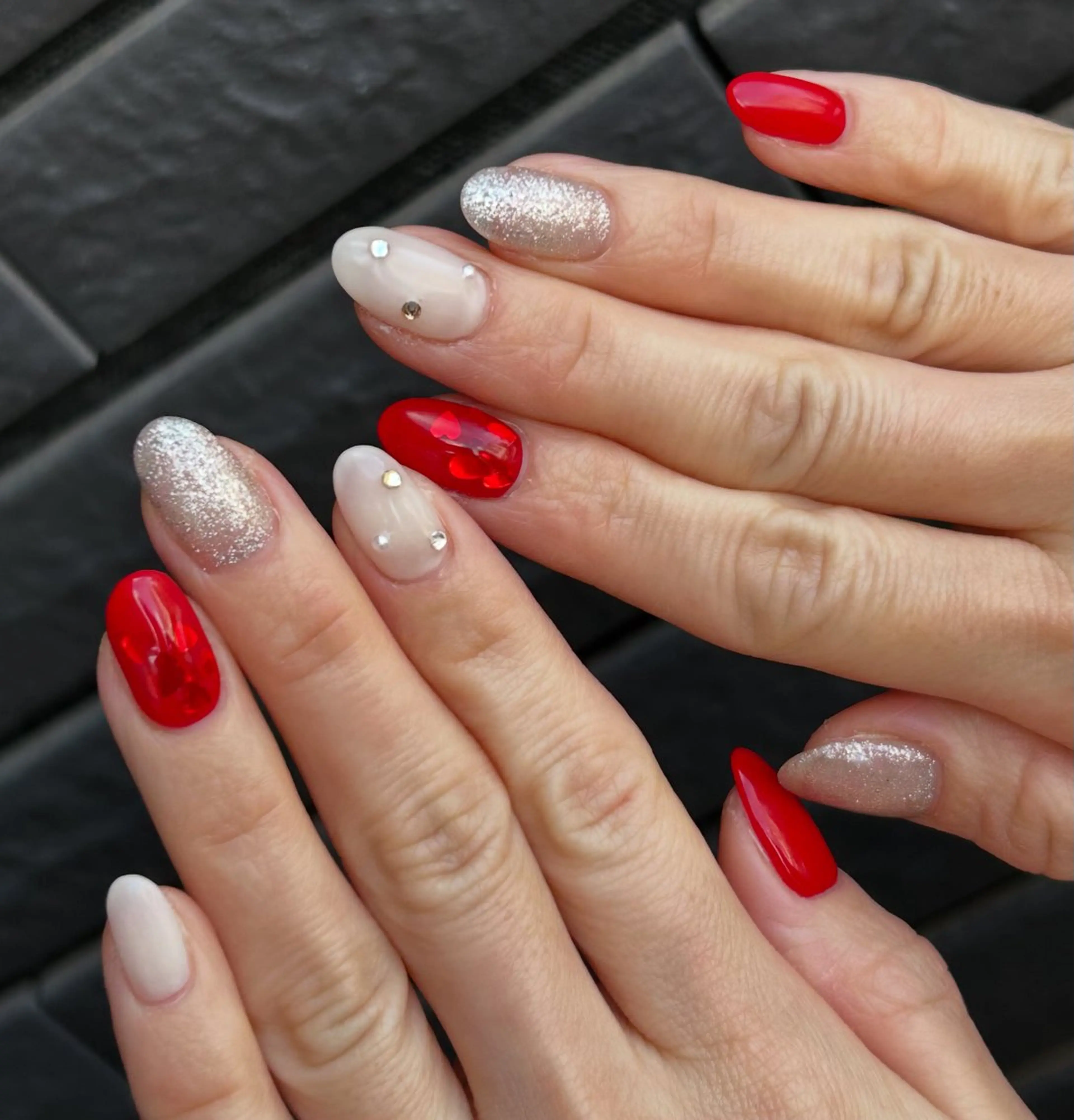 ネイル 赤色 KUM 07のネイルデザイン