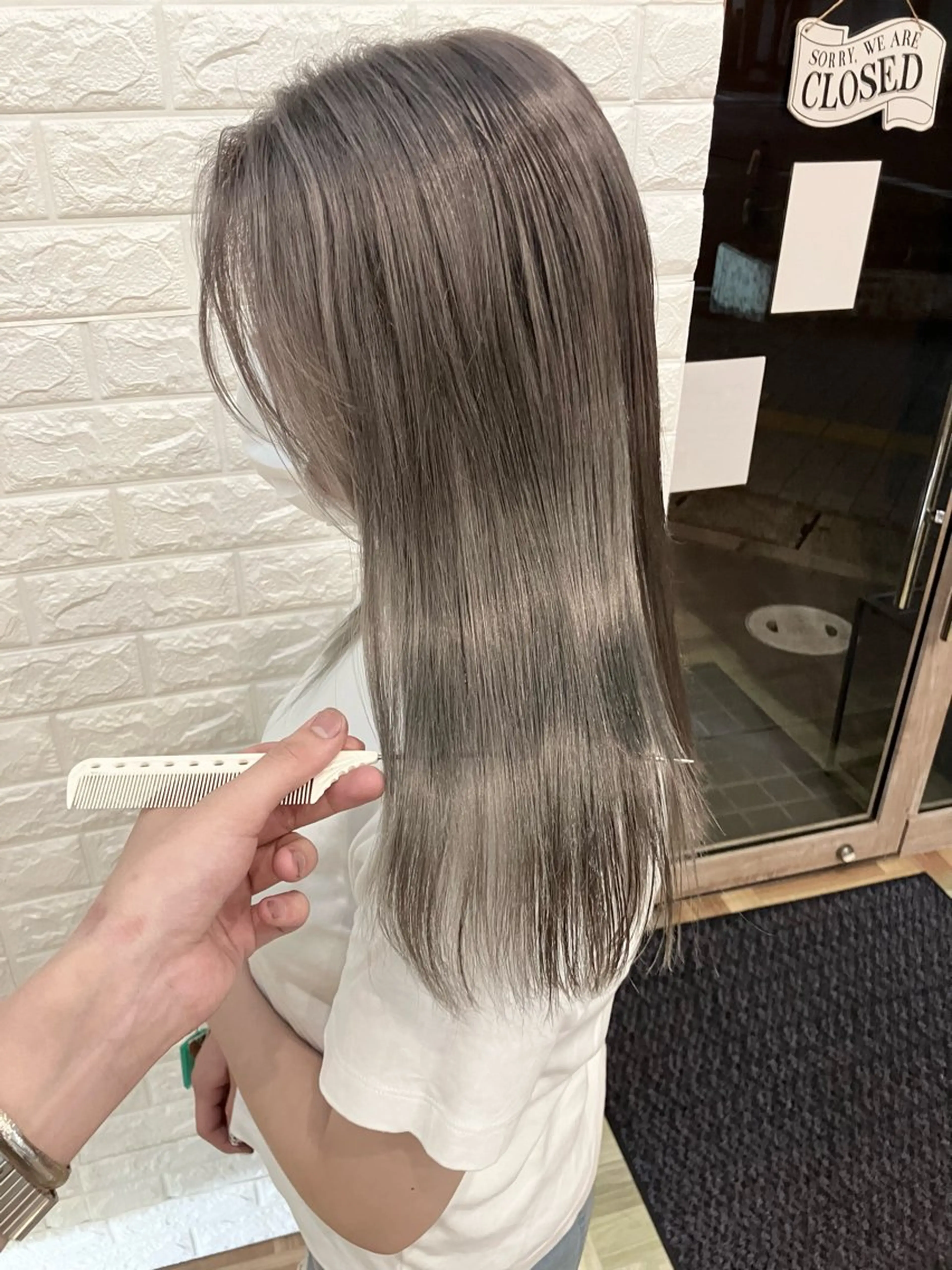 セミロング _WHITE難波店[アンダーバーホワイト]所属・難波/艶カラー/ 韓国風/中村嘉秀のヘアスタイル