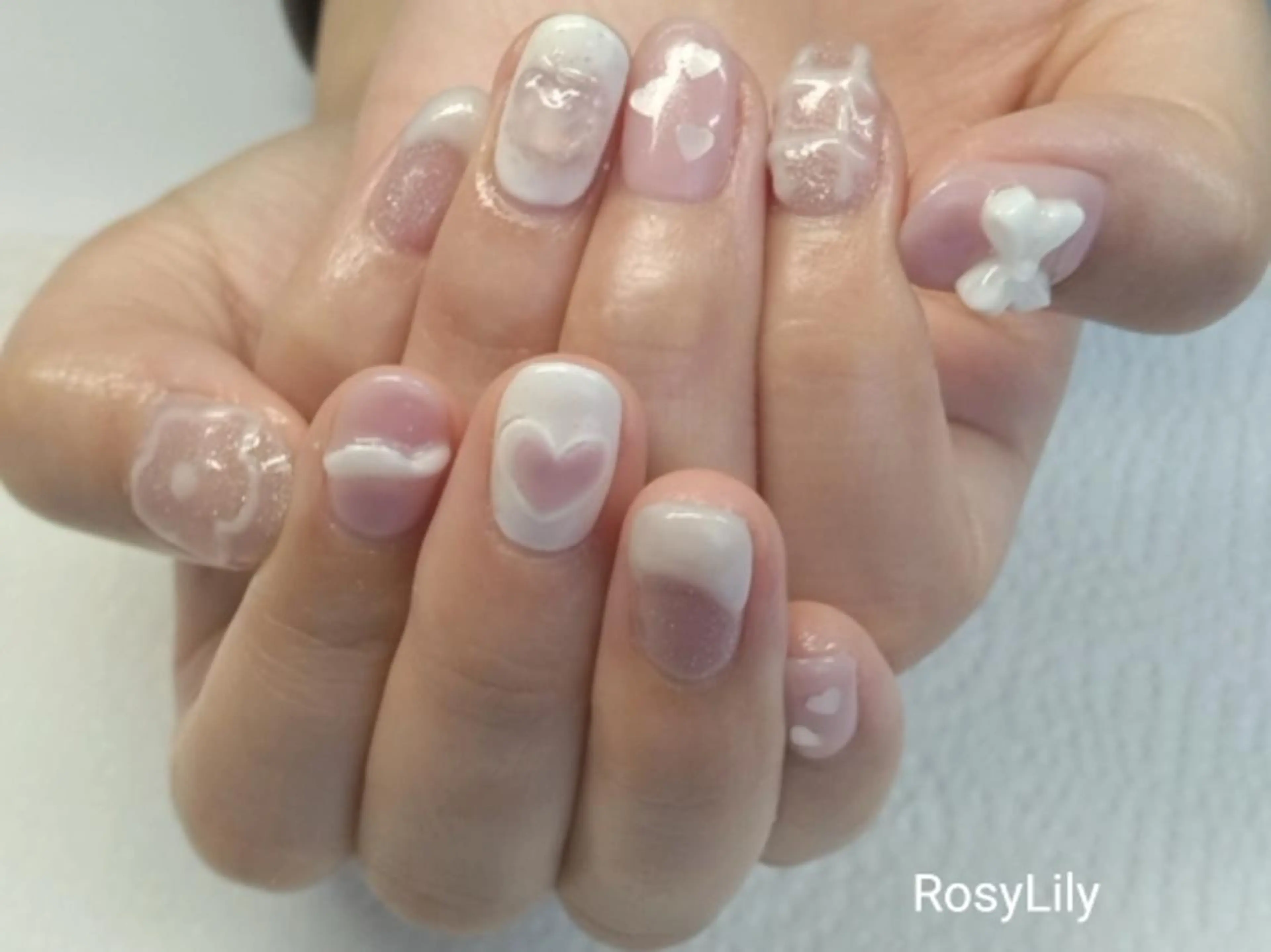 ネイル 持ち込み リボン プライベートサロン RosyLily所属・プライベートサロン Rosy Lilyのネイルデザイン