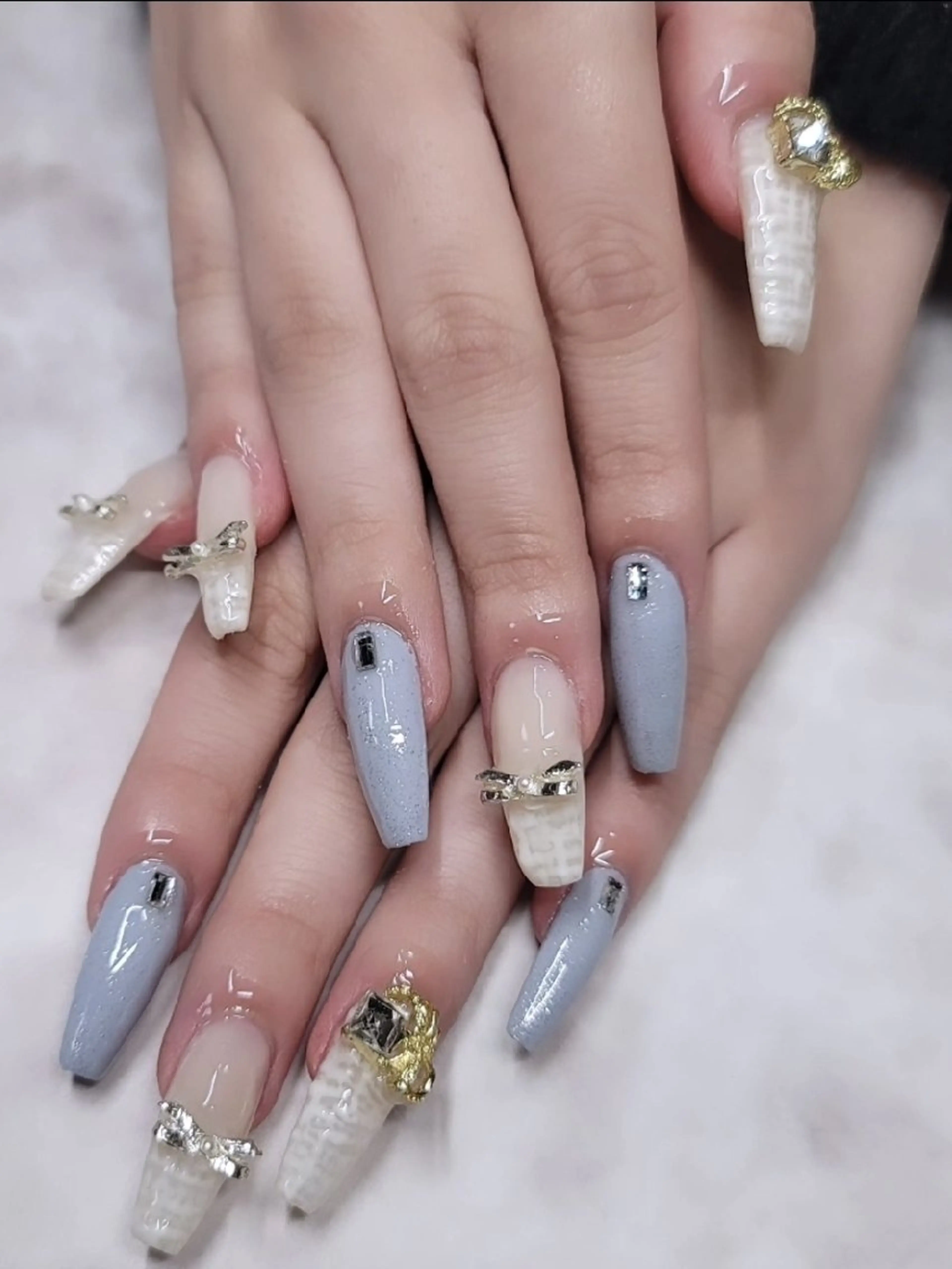 ネイル ツイードネイル nailsalon glow sayaのネイルデザイン