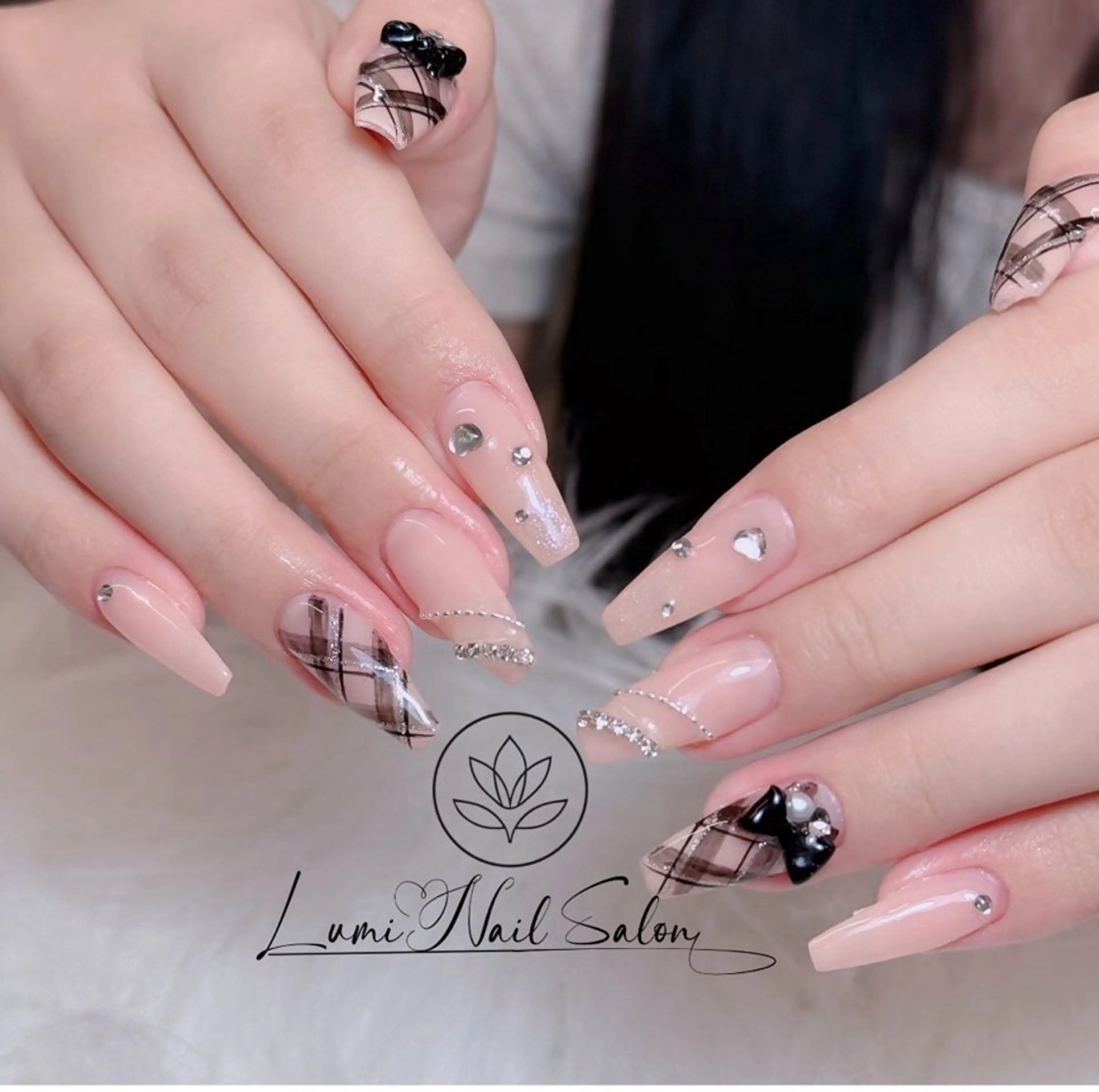 ネイル オーロラネイル チークネイル フットネイル フレンチネイル ハロウィン ハンドネイル Lumi Nail 新大久保3‘のネイルデザイン