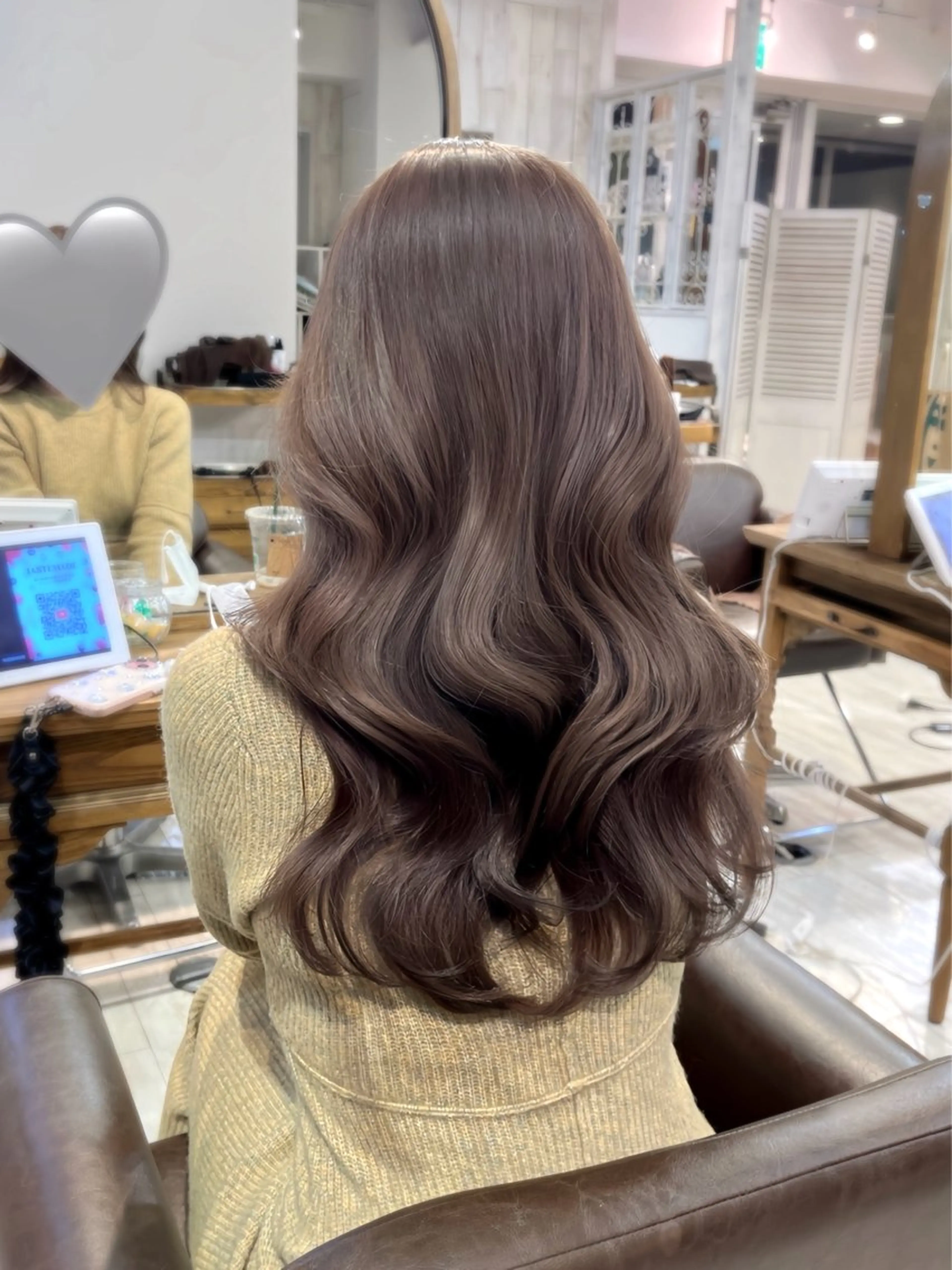 ロング カラー パーマ ヘアアレンジ グレージュ ラベンダーカラー ラベンダーグレージュ ラベンダーグレー ヘアカラー トリートメント レイヤーカット ✨️進藤ひかりのヘアスタイル
