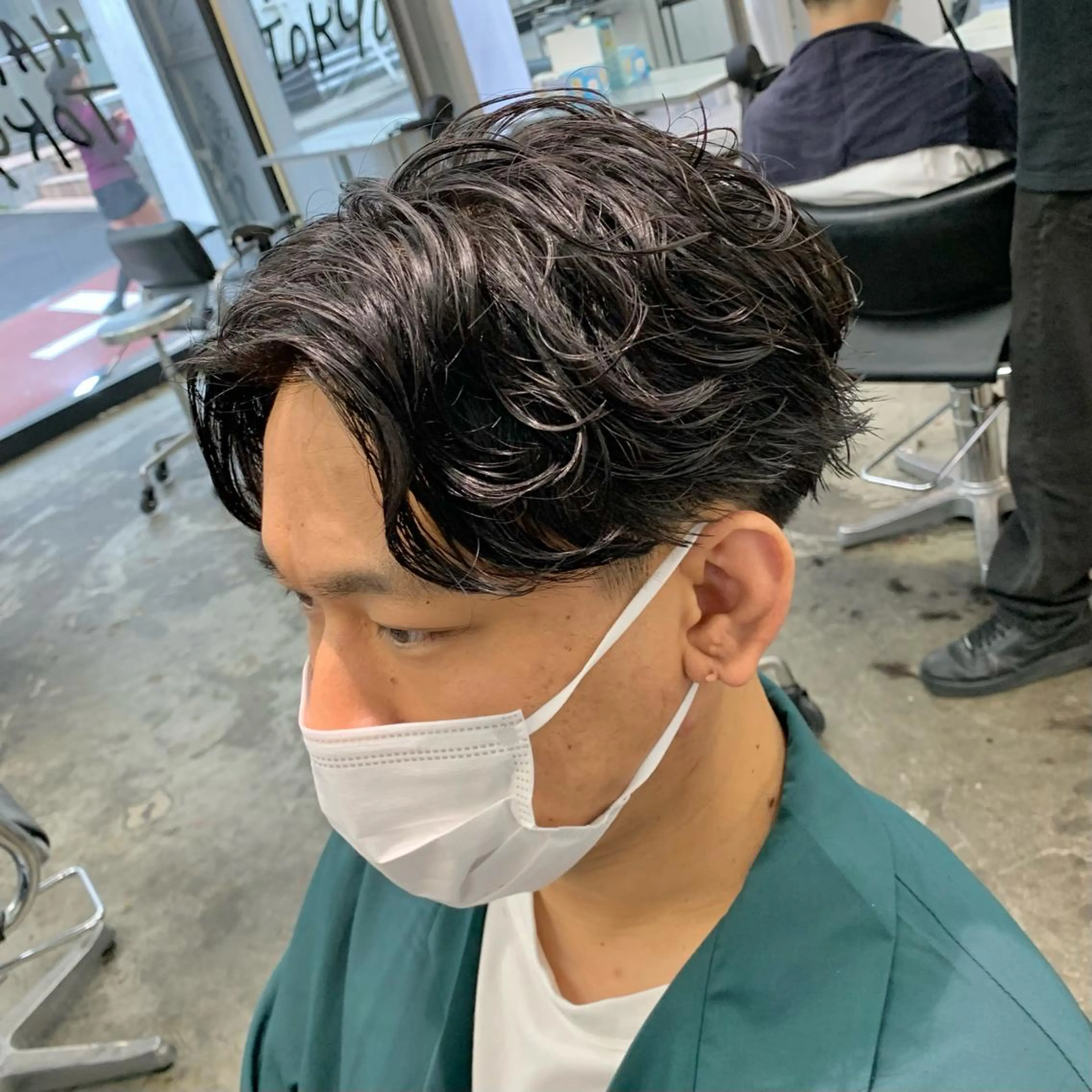 ショート パーマ メンズ センターパート カット パーマ メンズ特化美容師/ 藤戸 椋のヘアスタイル