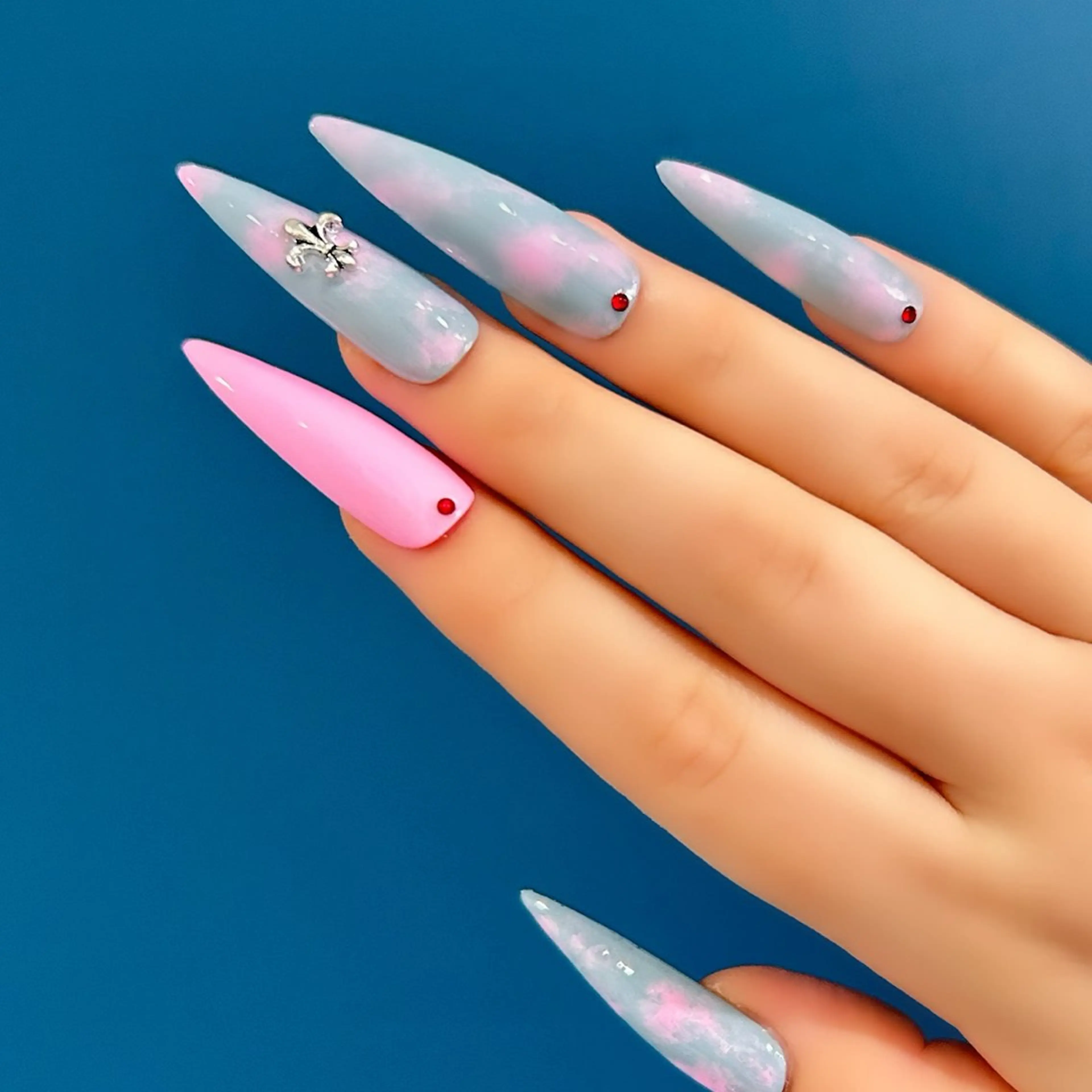 ネイル ハンドネイル Nail Studio GOTHAM所属・高円寺駅からすぐ🌈 ネイルGOTHAMのネイルデザイン