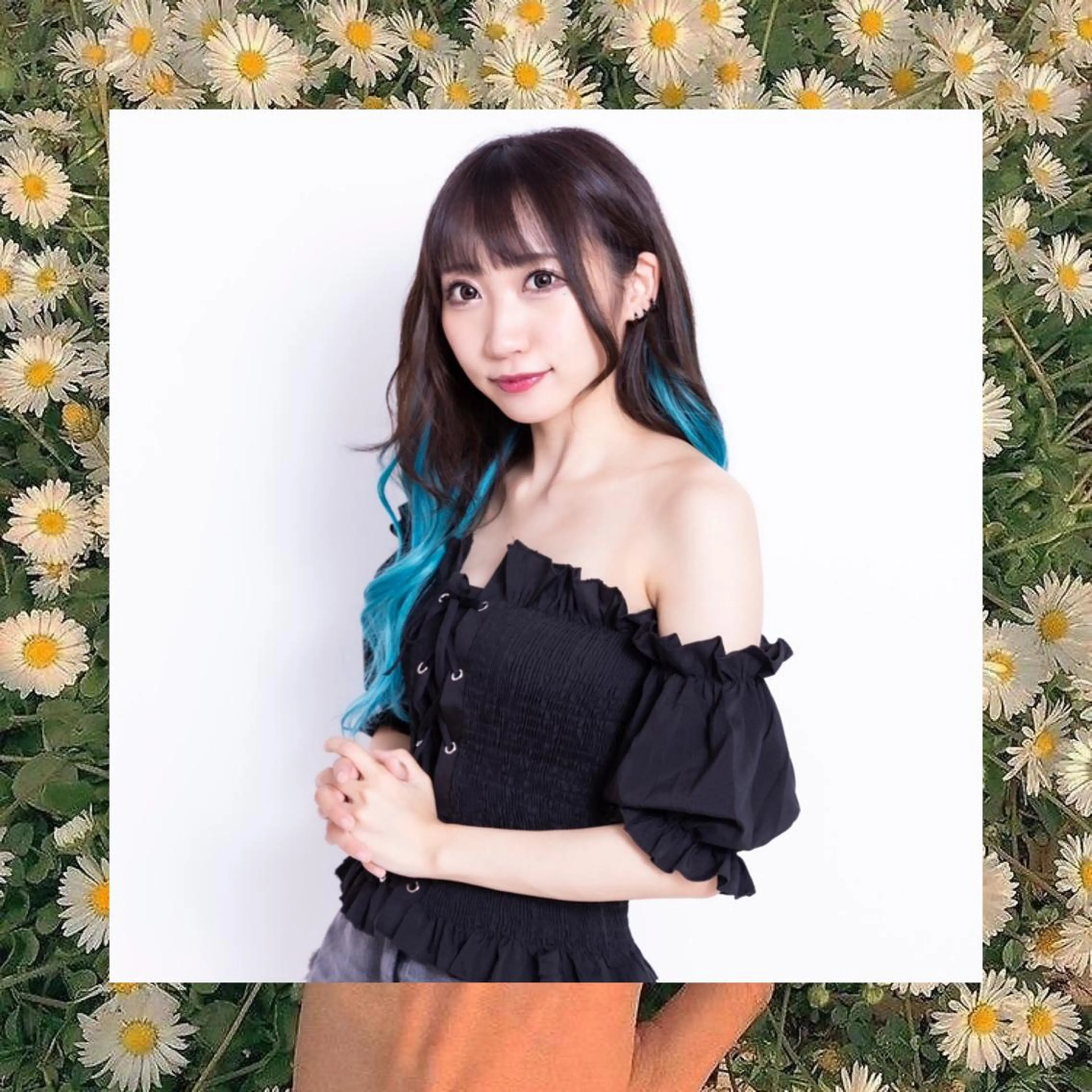 ロング カラー ヘアアレンジ ヘアセット 寒色アイドルカラー JUNOチナツのヘアスタイル