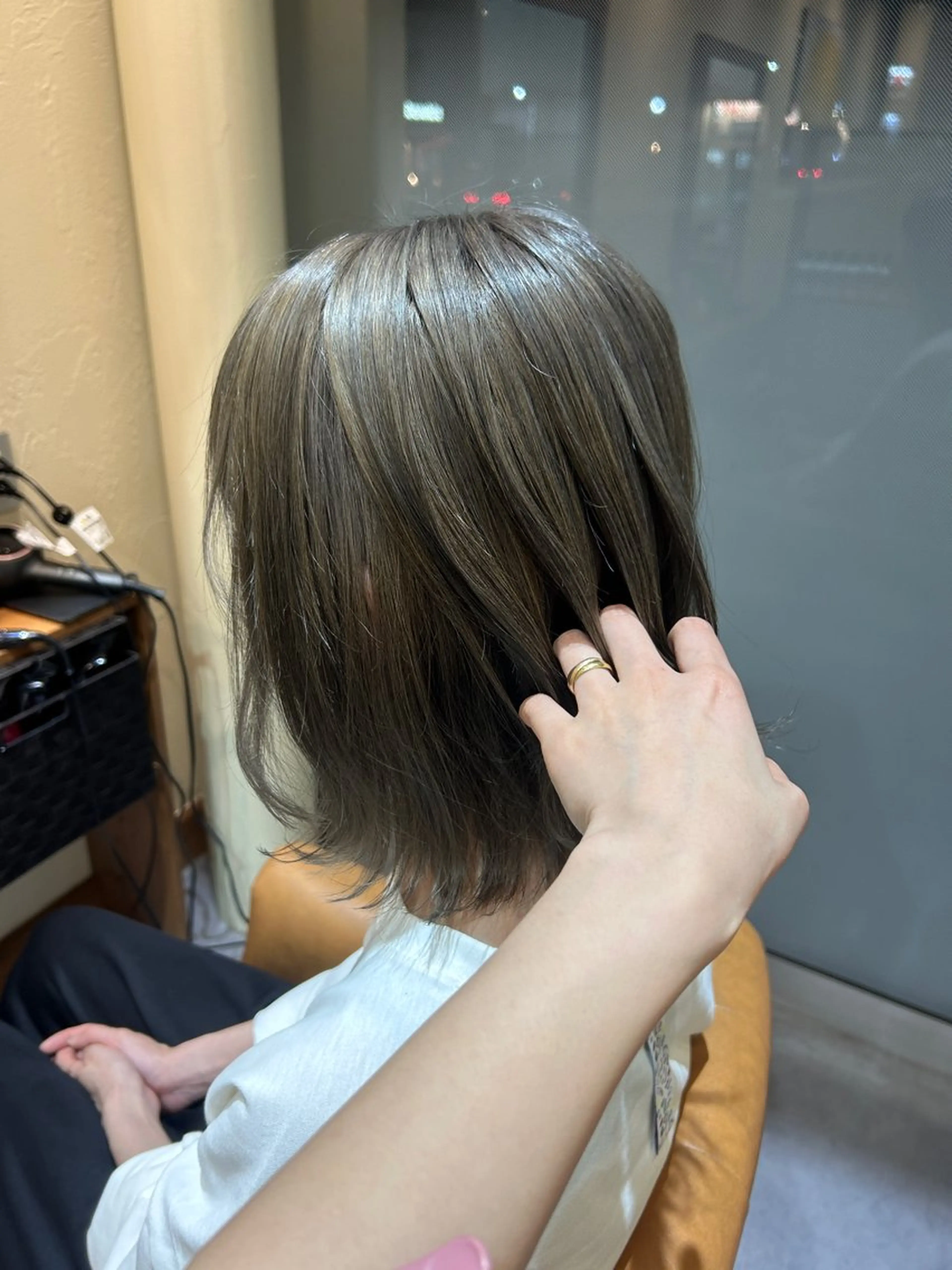 ミディアム 井上 萌のヘアスタイル