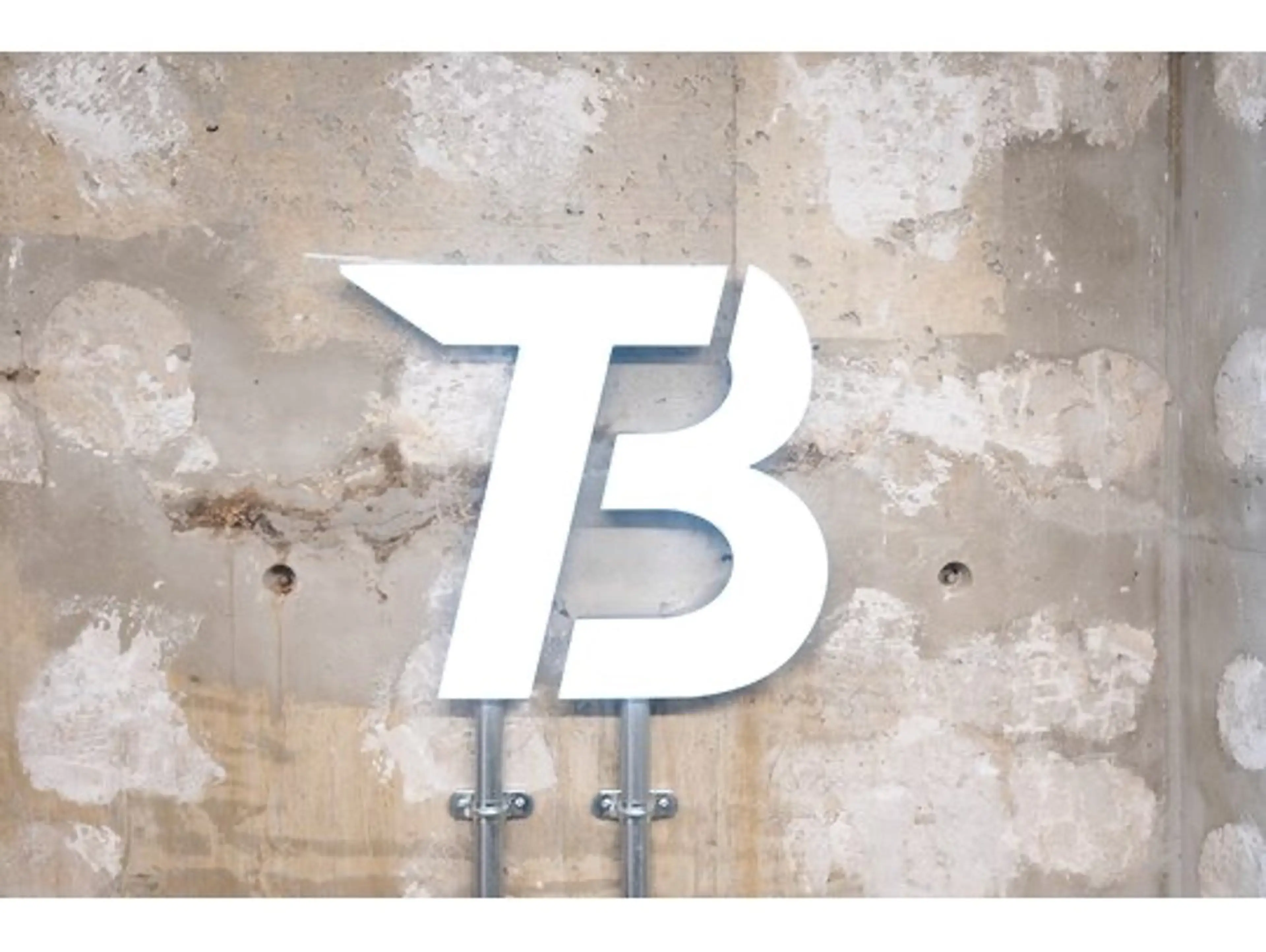 メンズ アイブロウ THE BROW mayuの眉毛・アイブロウイメージ