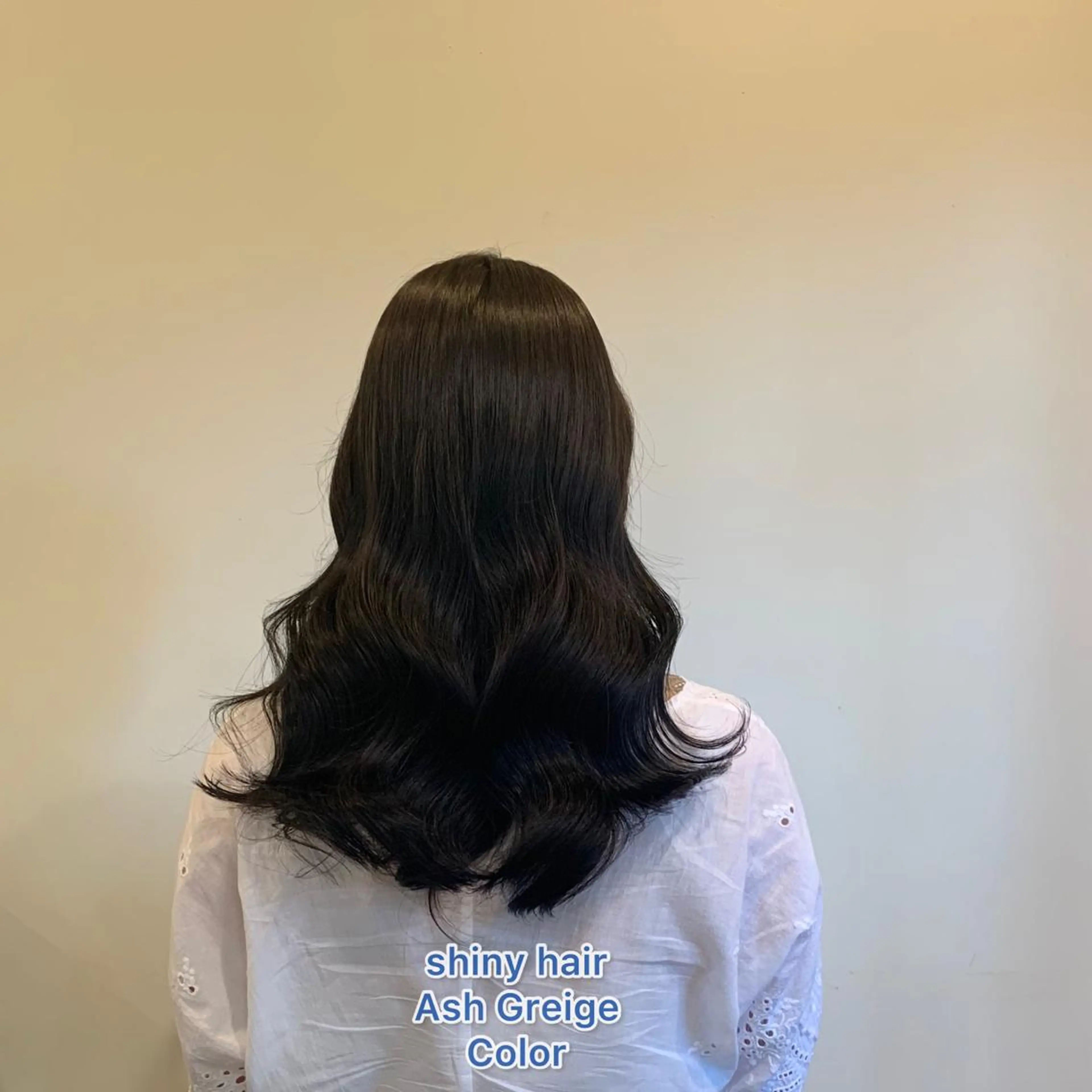 セミロング カラー ヘアカラー トリートメント 上田 紗也のヘアスタイル