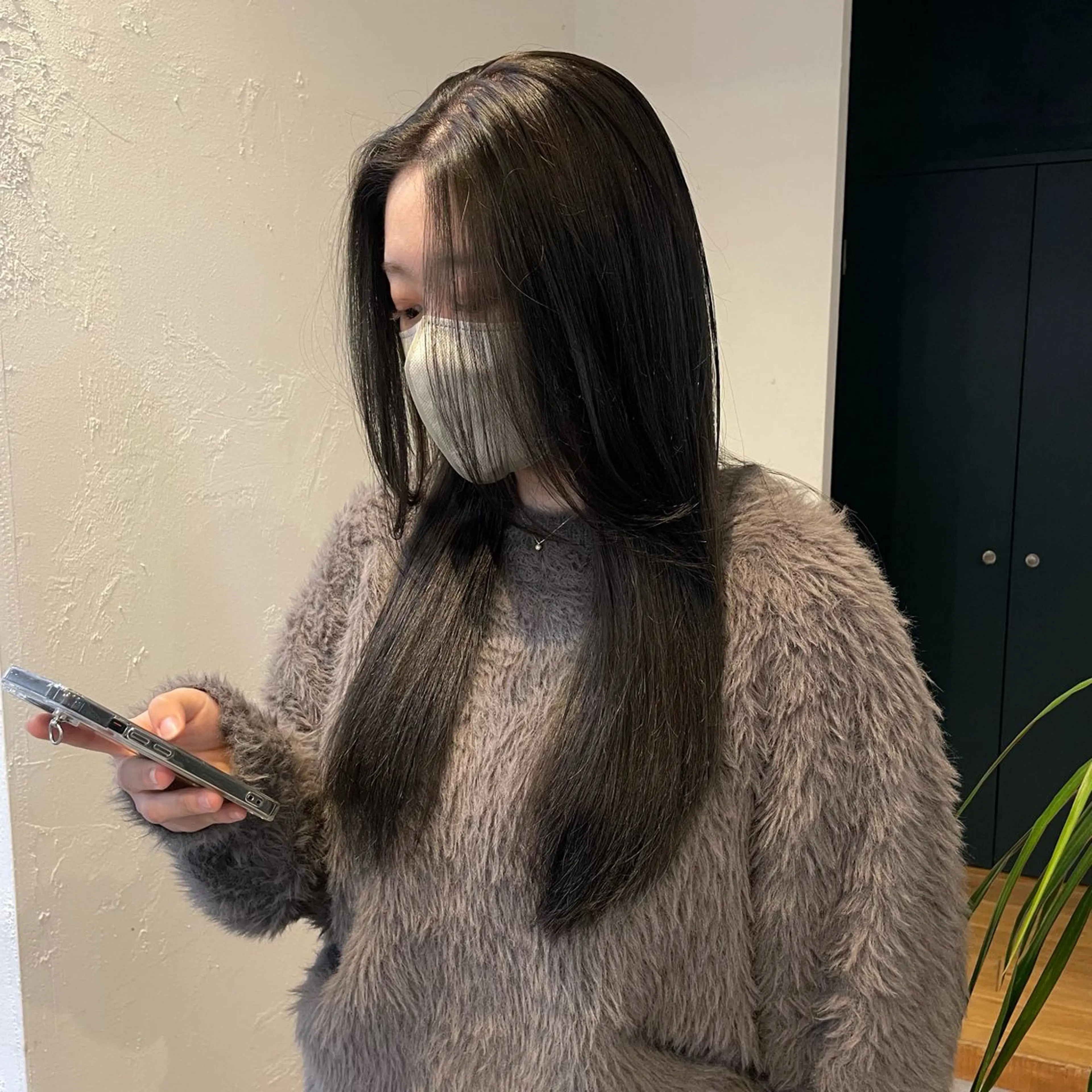 ロング カラー 透明感カラー ヘアカラー mina / 透明感ベージュカラーのヘアスタイル