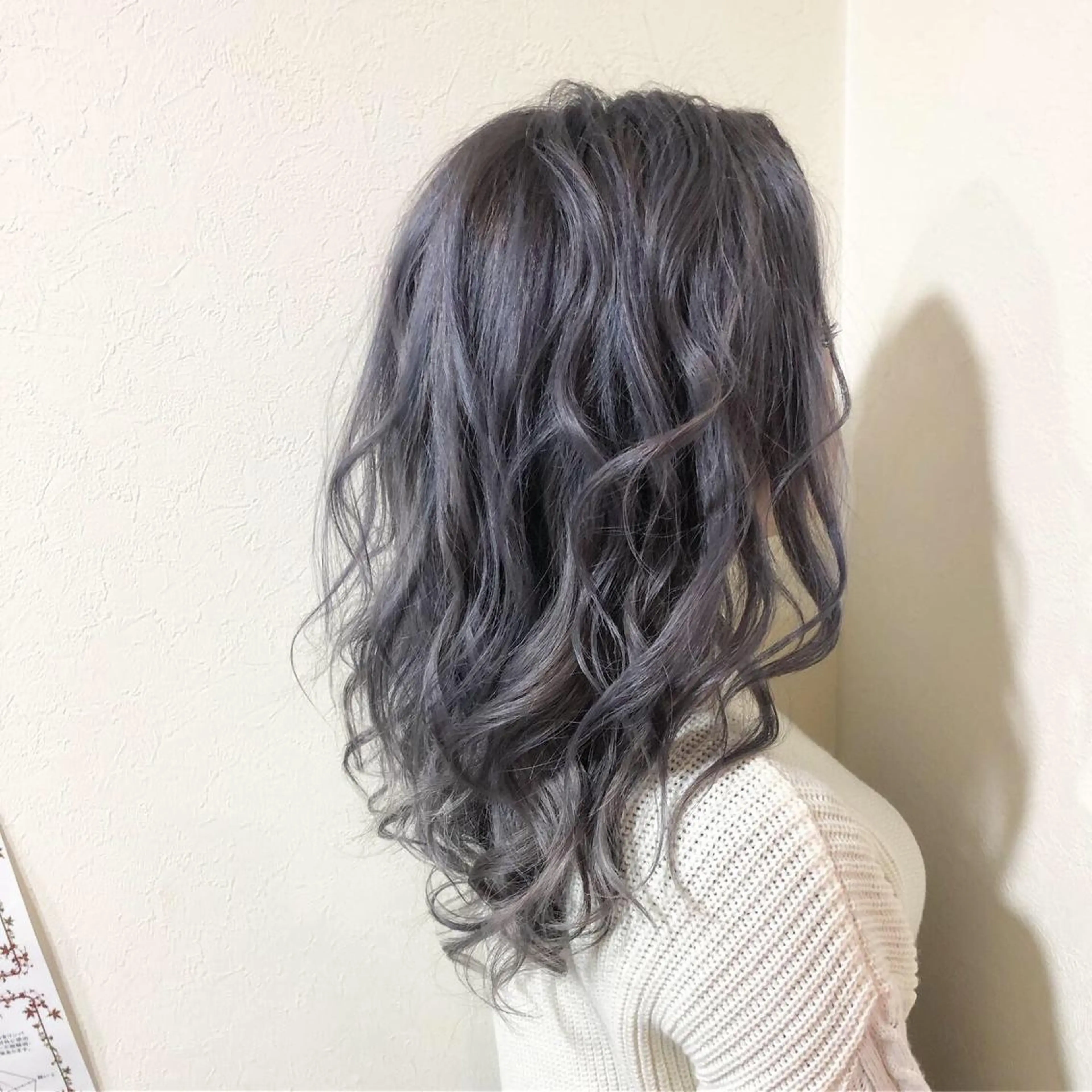ロング カラー ブリーチ シルバー ヘアカラー 山崎 雄太のヘアスタイル